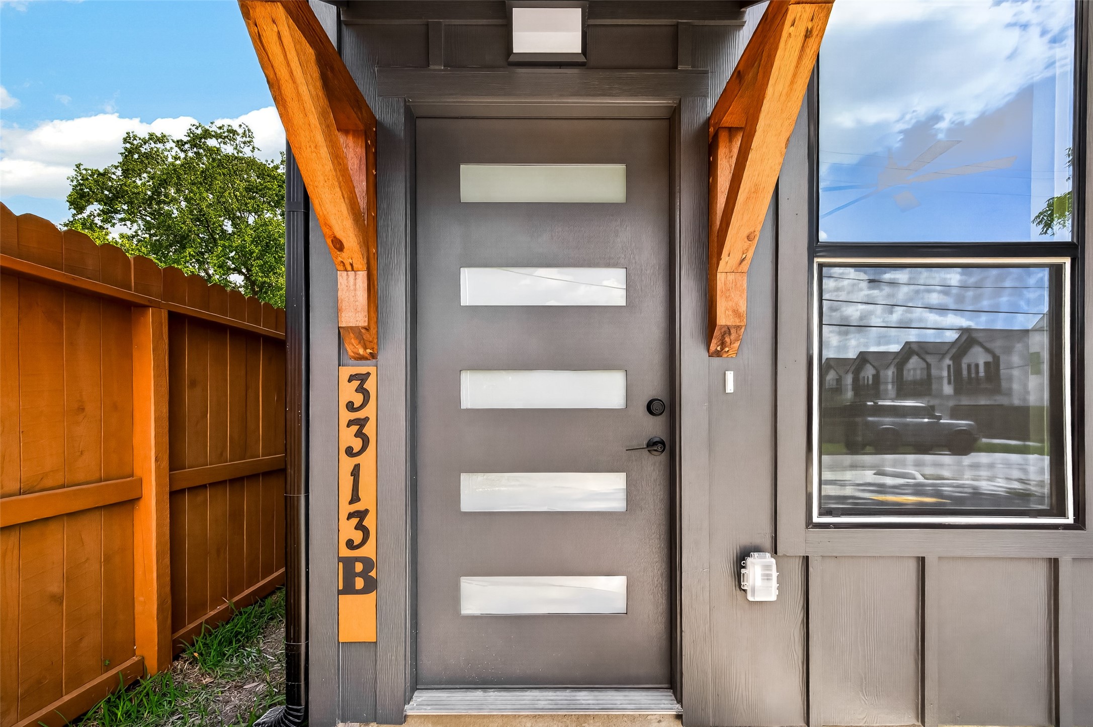 3313 Sampson Street, Houston, TX 77004