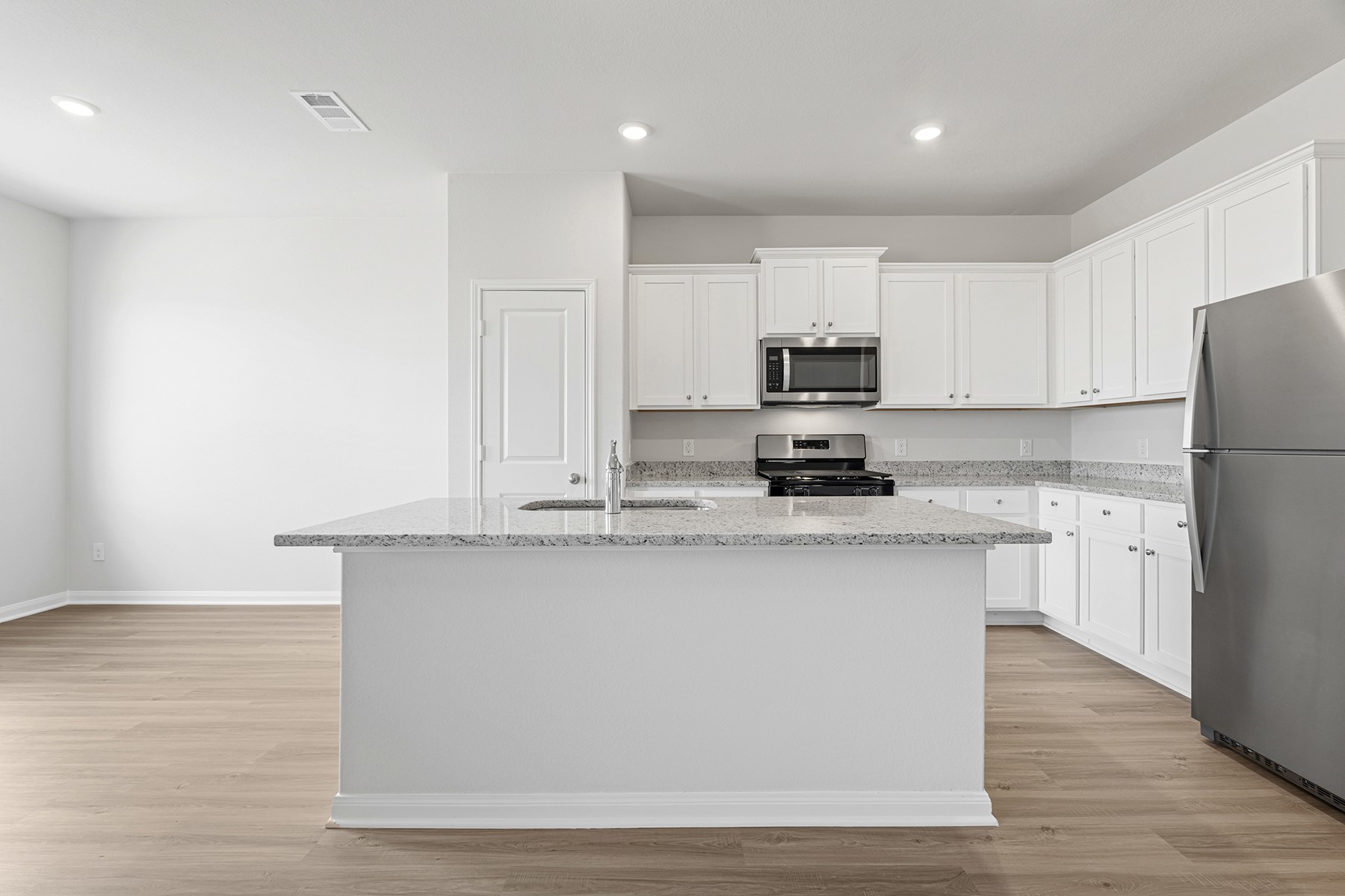 8930 Mystery Stone Drive, Iowa Colony, TX 77583
