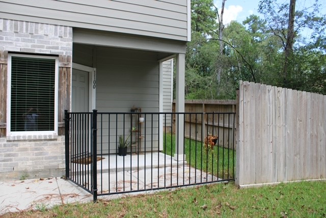 1100 Mann Road, Conroe, TX 77303