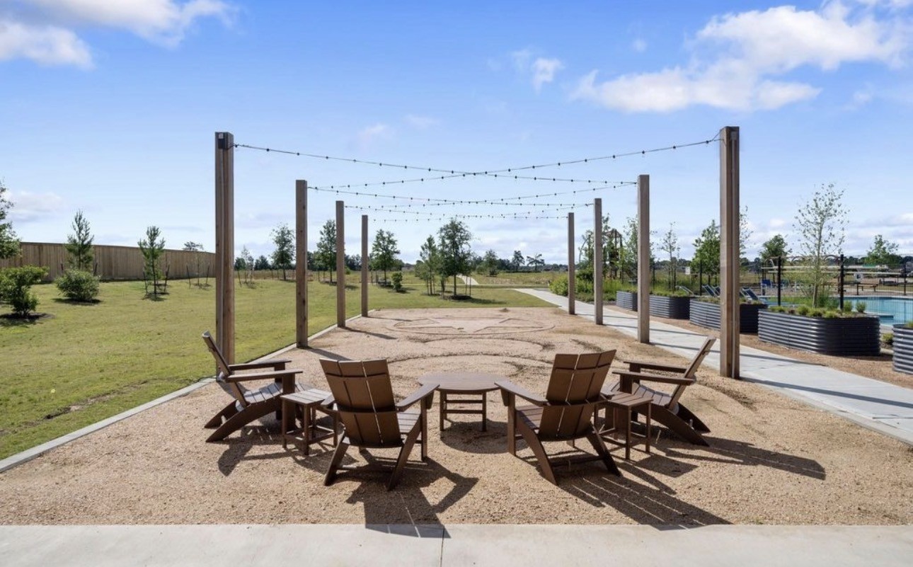 930 Silver Buckle Lane, Montgomery, TX 77356