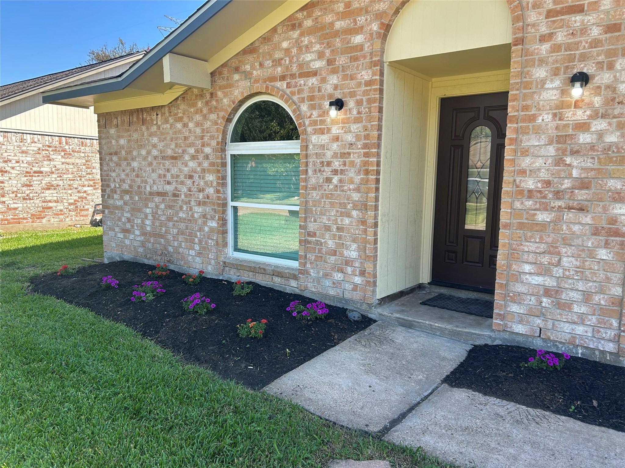 2305 Kingsway Drive, League City, TX 77573