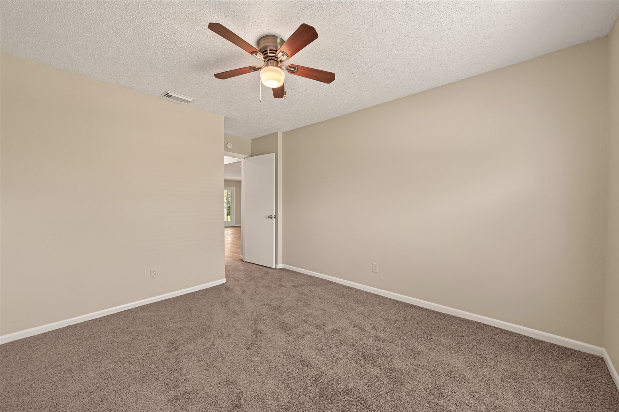 2305 Kingsway Drive, League City, TX 77573
