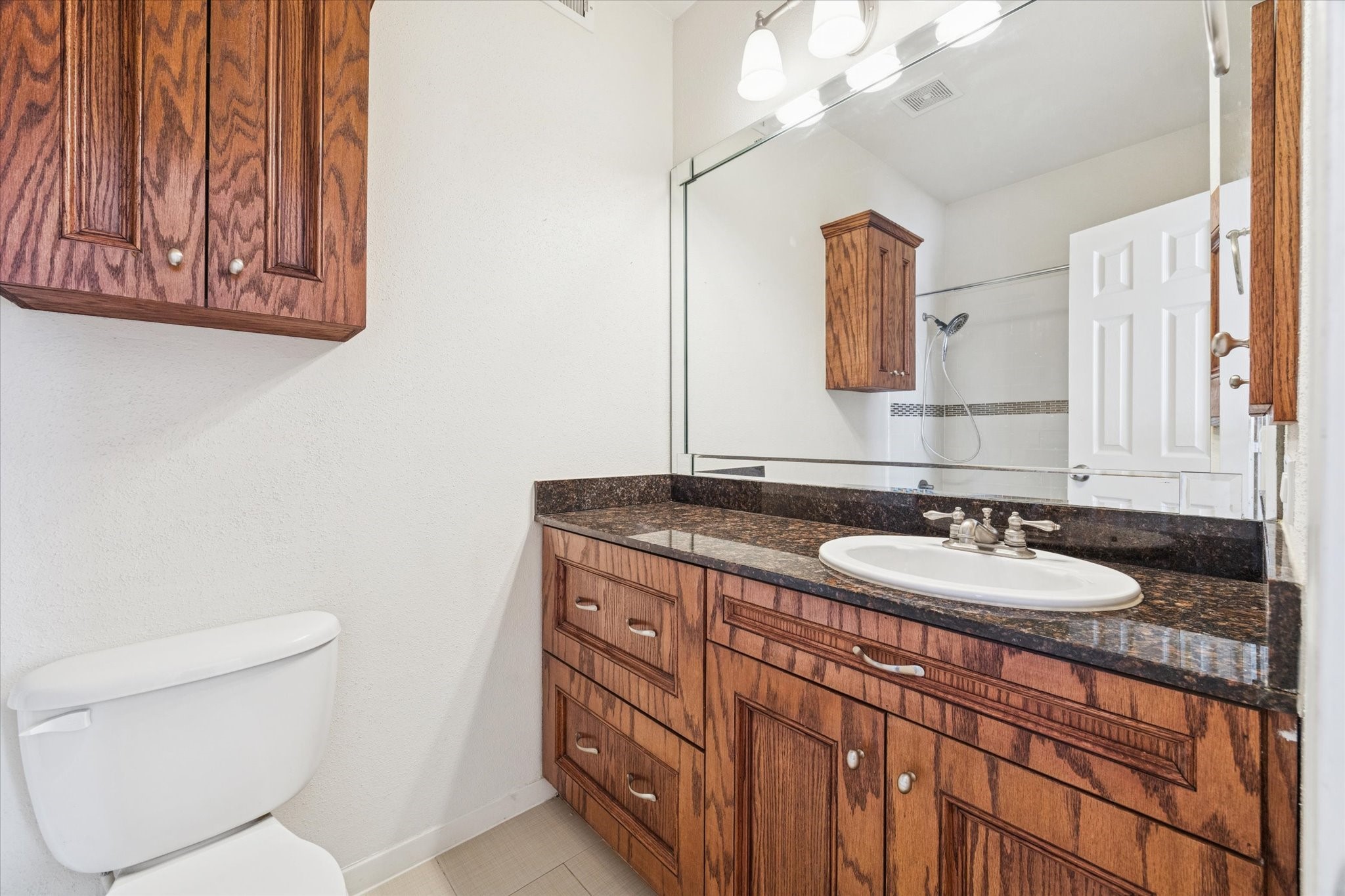 Ensuite bath for bedroom 1.