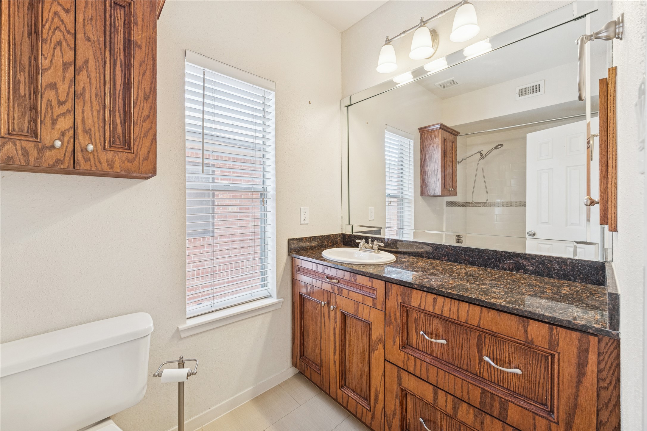 Ensuite bath for bedroom 2.