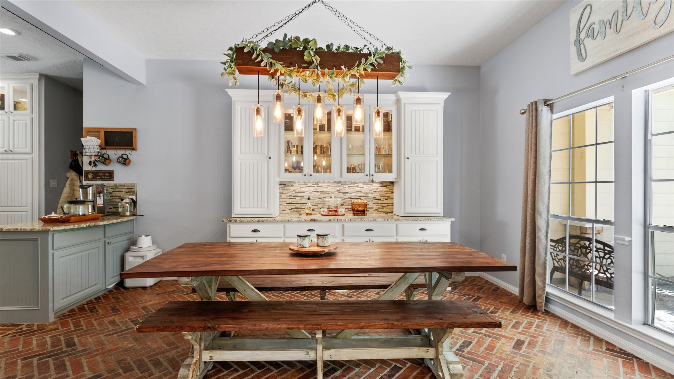 Plenty of room to bring everyone together around the table.