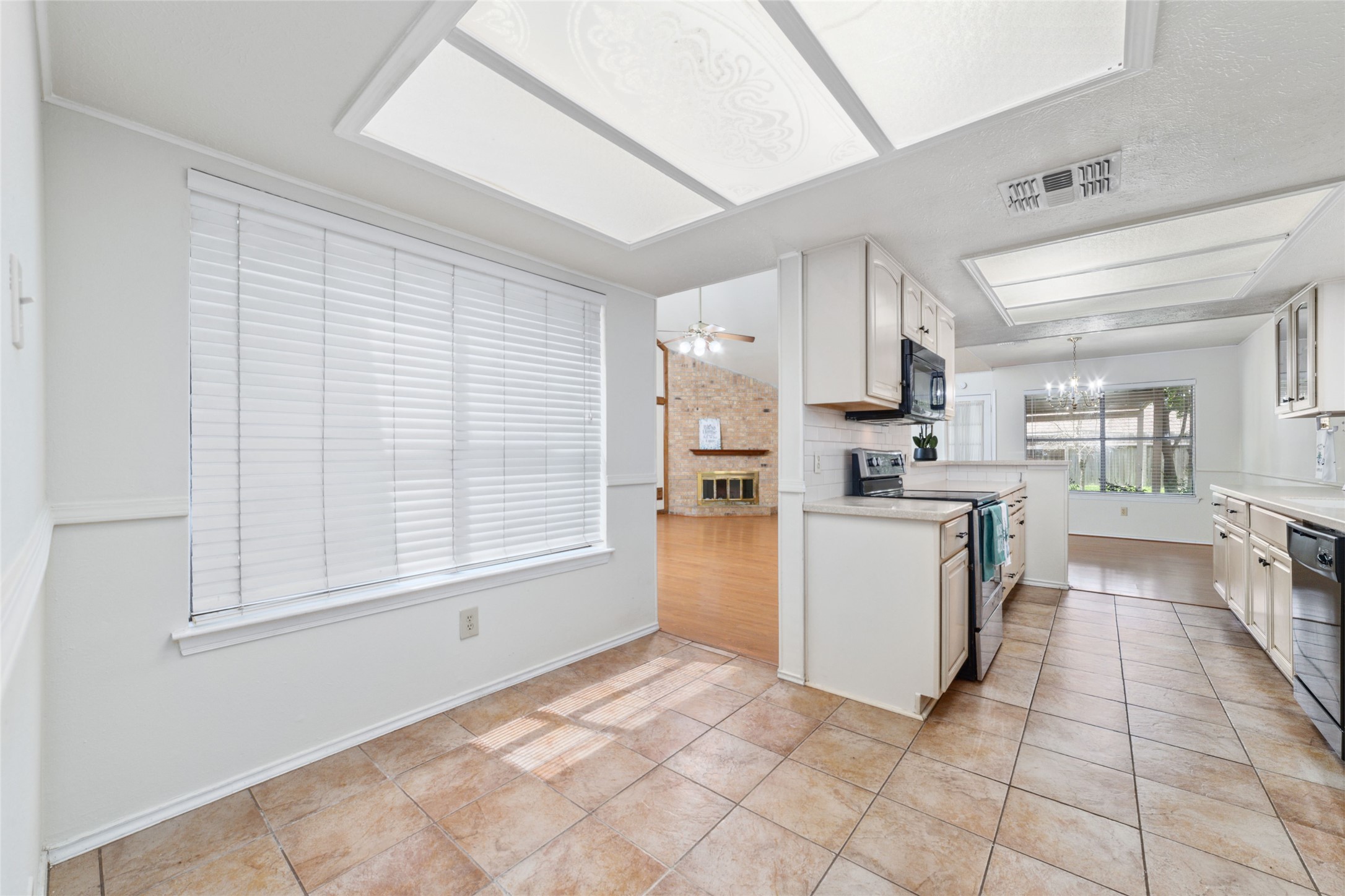 14210 Swanfield Drive, Houston, TX 77083