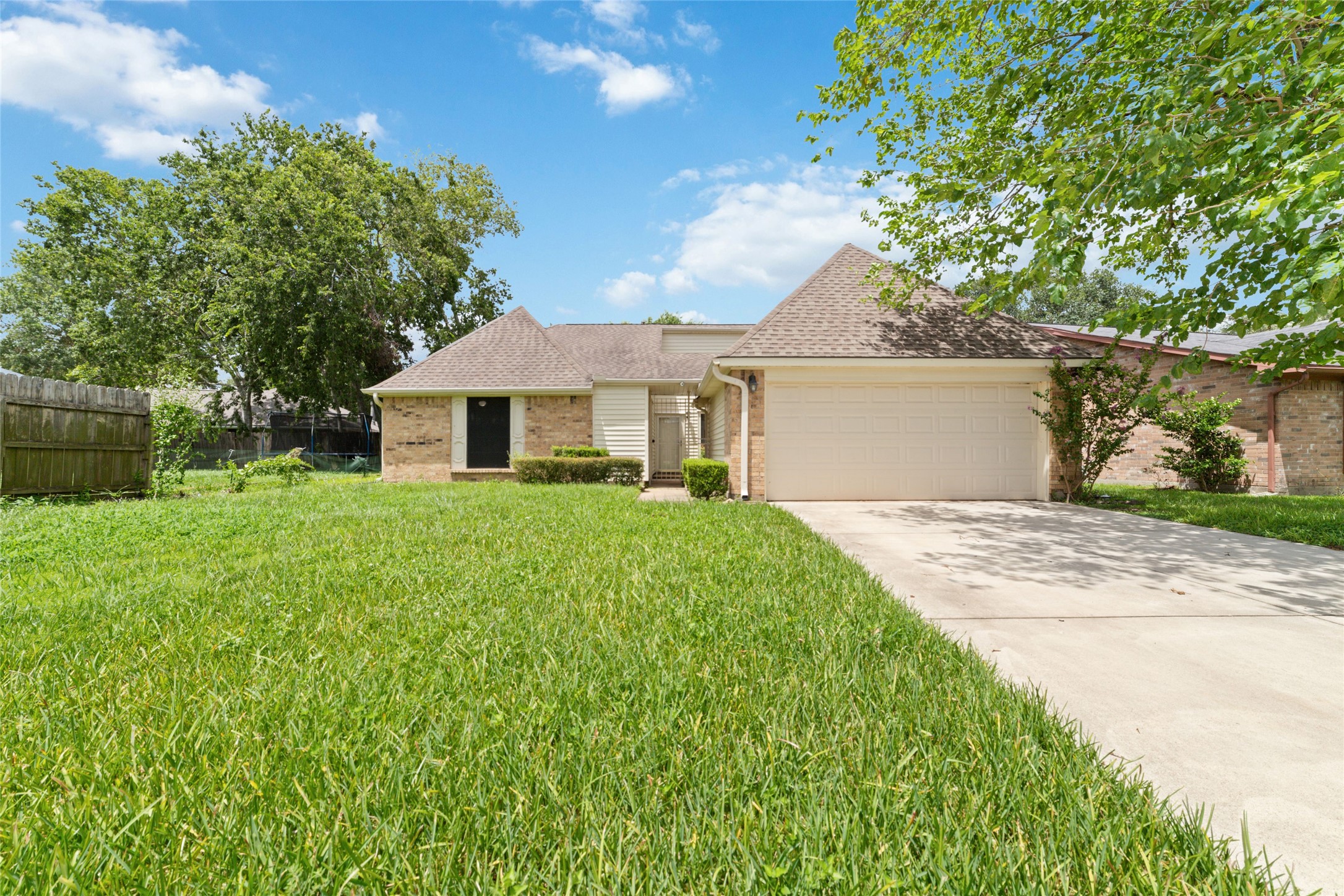 14210 Swanfield Drive, Houston, TX 77083 14210 Swanfield Drive, Houston, TX 77083