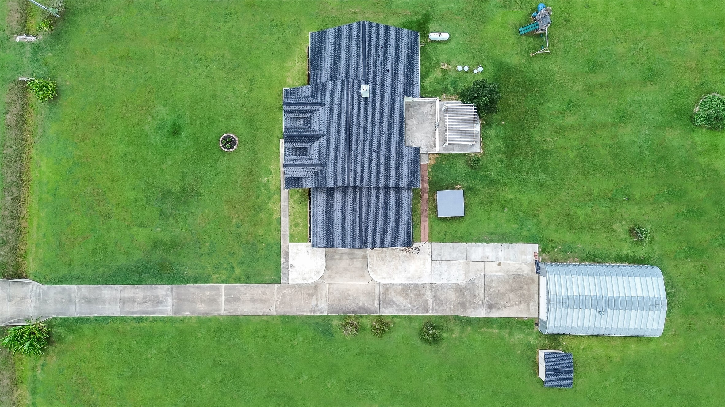 7829 N Humble Camp Road, Texas City, TX 77539