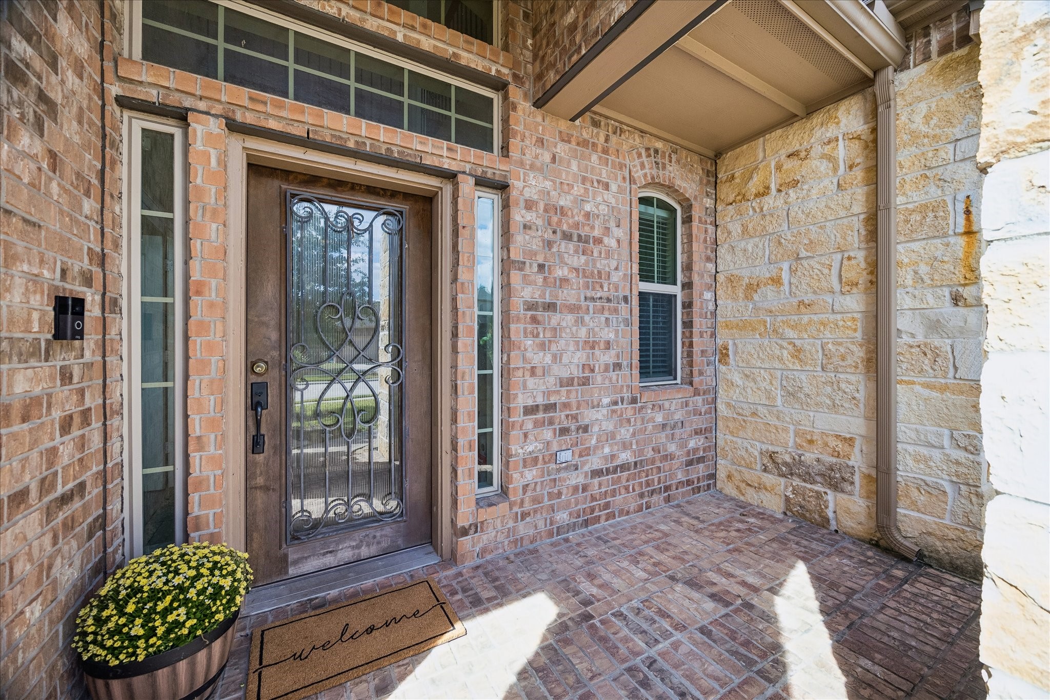 Beautiful, welcoming front porch.