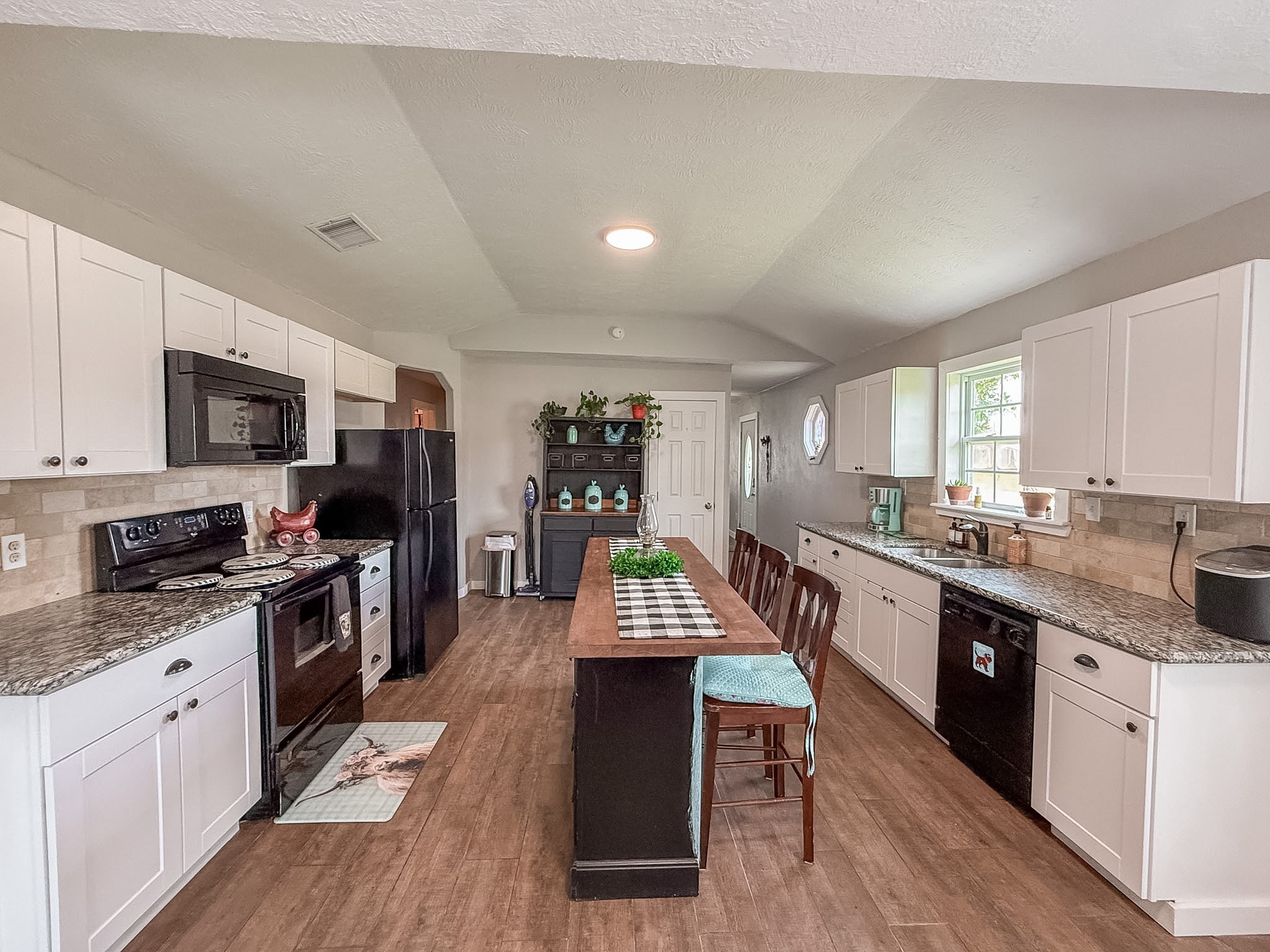 224 Maple Drive, Hitchcock, TX 77563