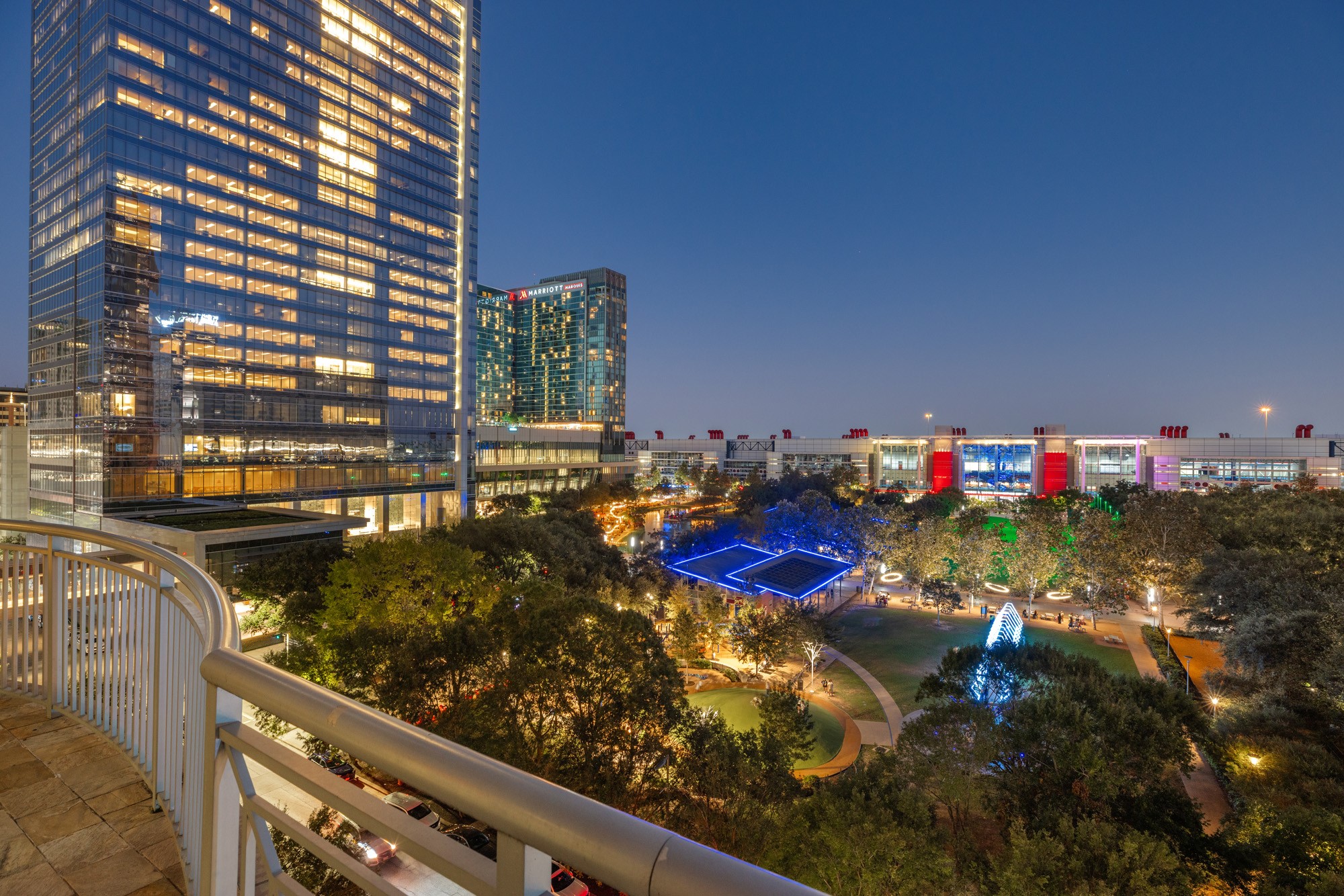 Discovery Green transforms from a lake to ice rink in the winter; hosts movie nights, farmer's markets, night markets, public art, yoga, Zumba, live concerts. There are two dog parks and a children's playground!