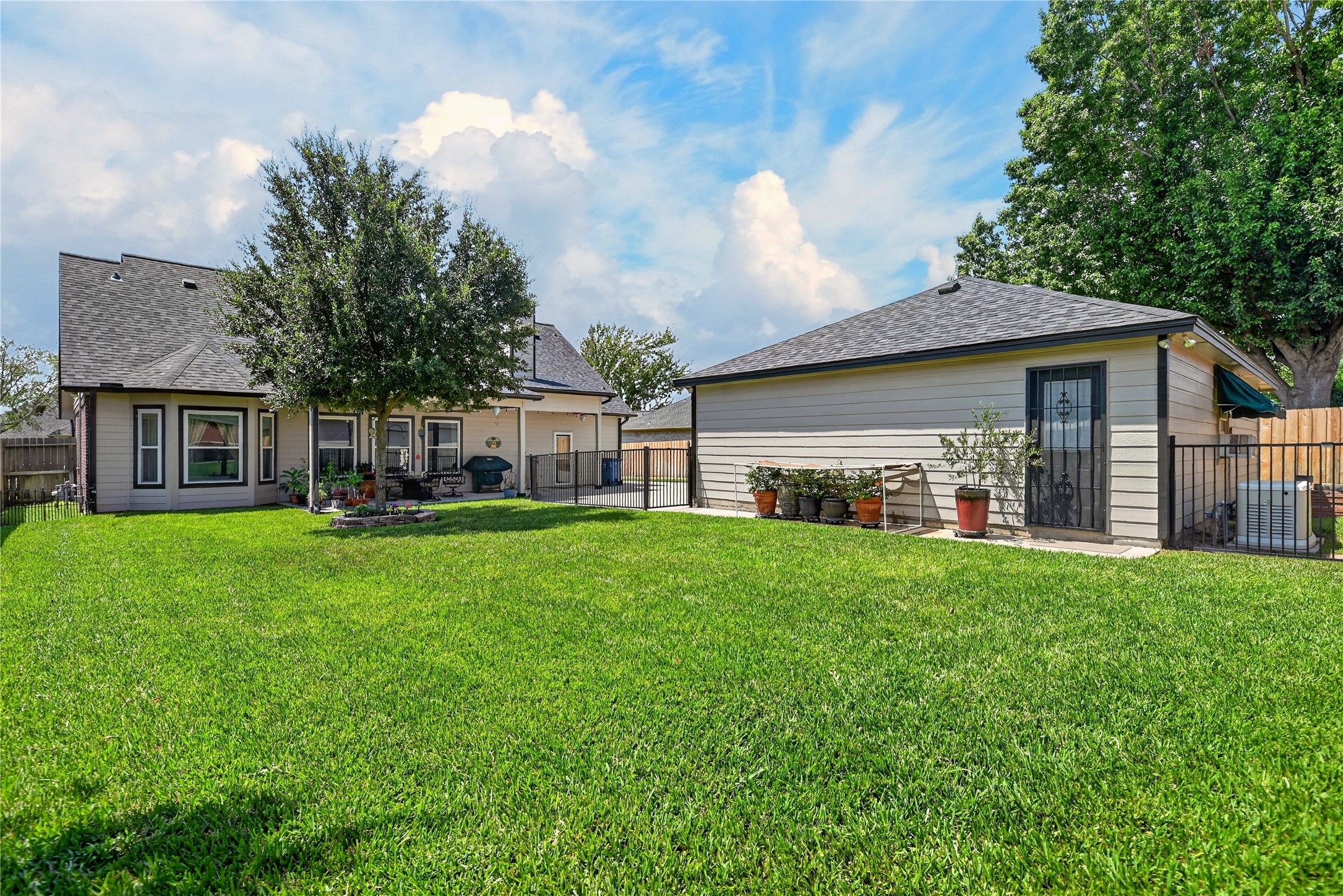 13638 Lakeside Place Drive, Willis, TX 77318