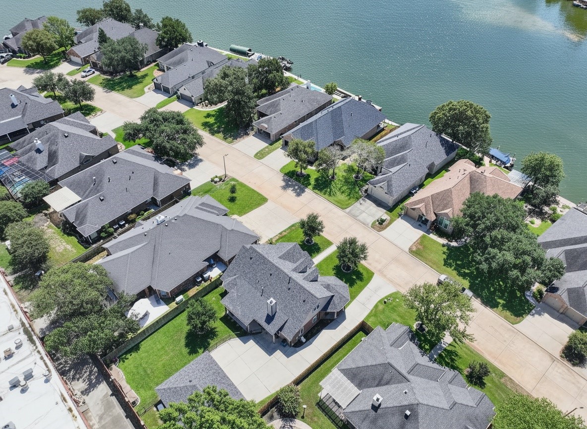 13638 Lakeside Place Drive, Willis, TX 77318