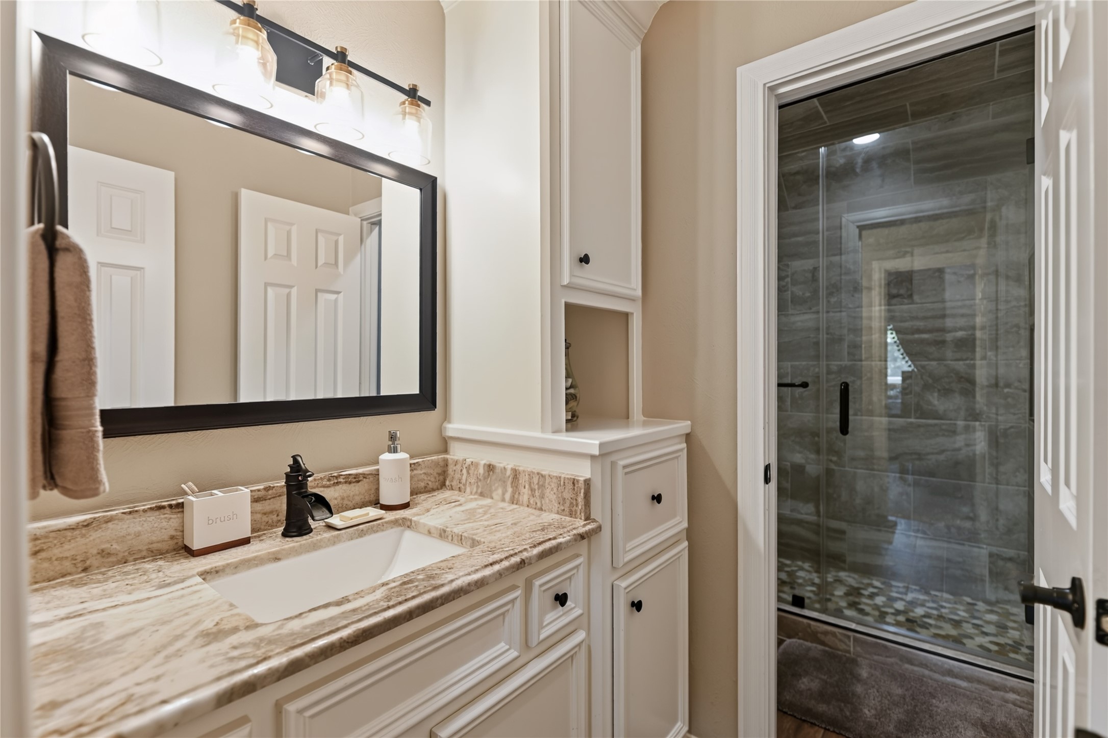 13638 Lakeside Place Drive, Willis, TX 77318
