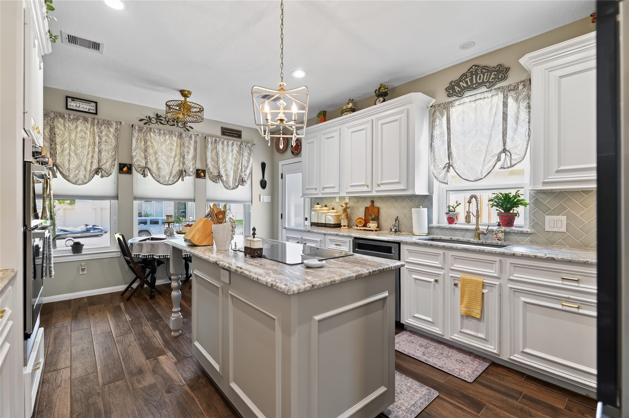 13638 Lakeside Place Drive, Willis, TX 77318