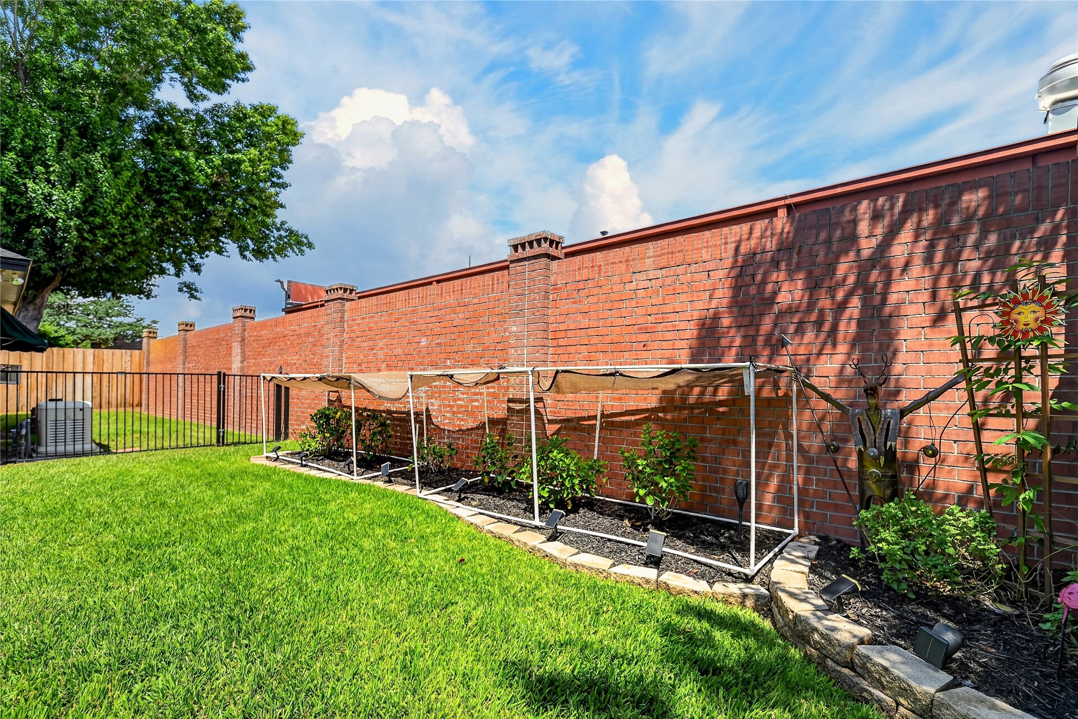 13638 Lakeside Place Drive, Willis, TX 77318