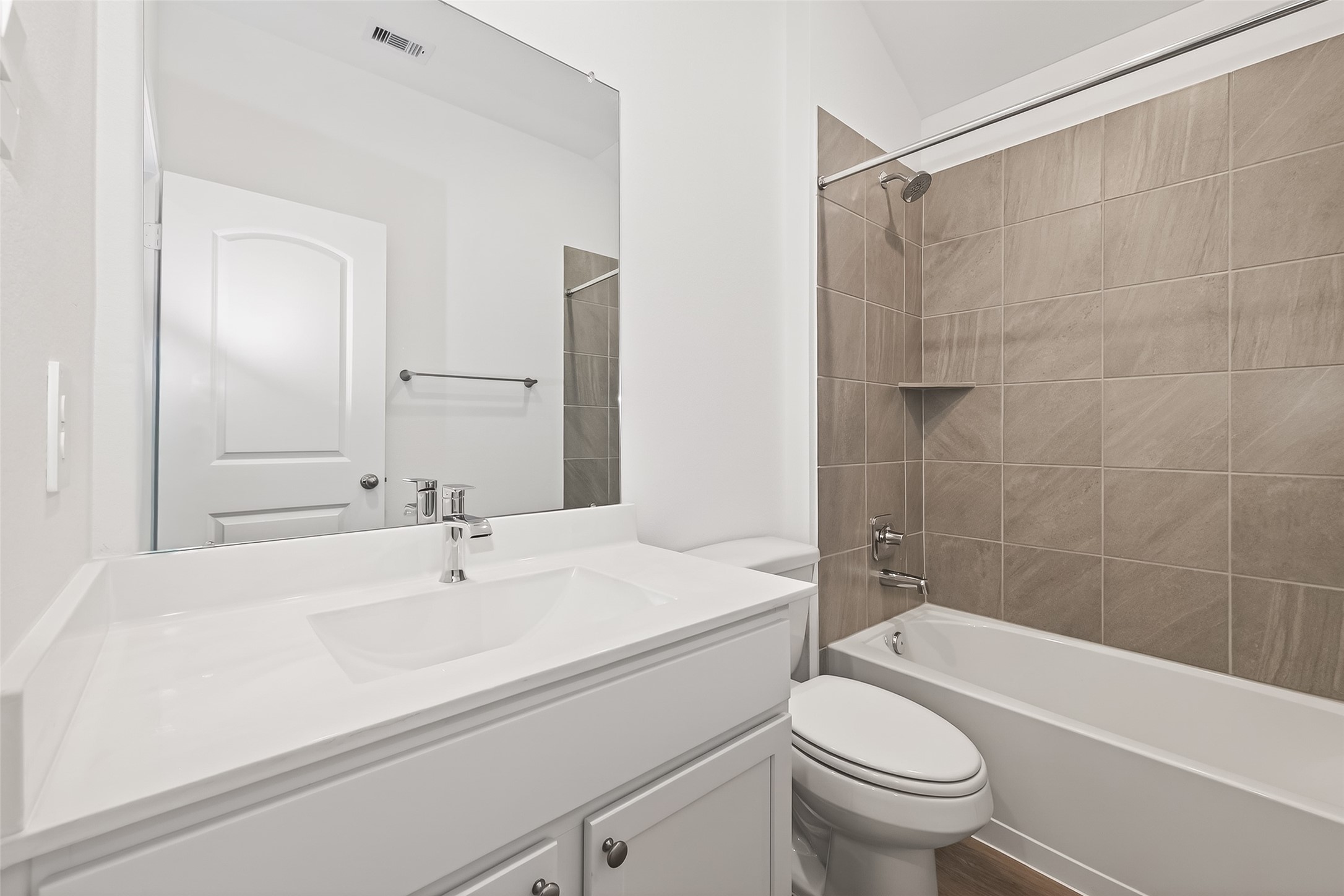 Full Bathroom #1