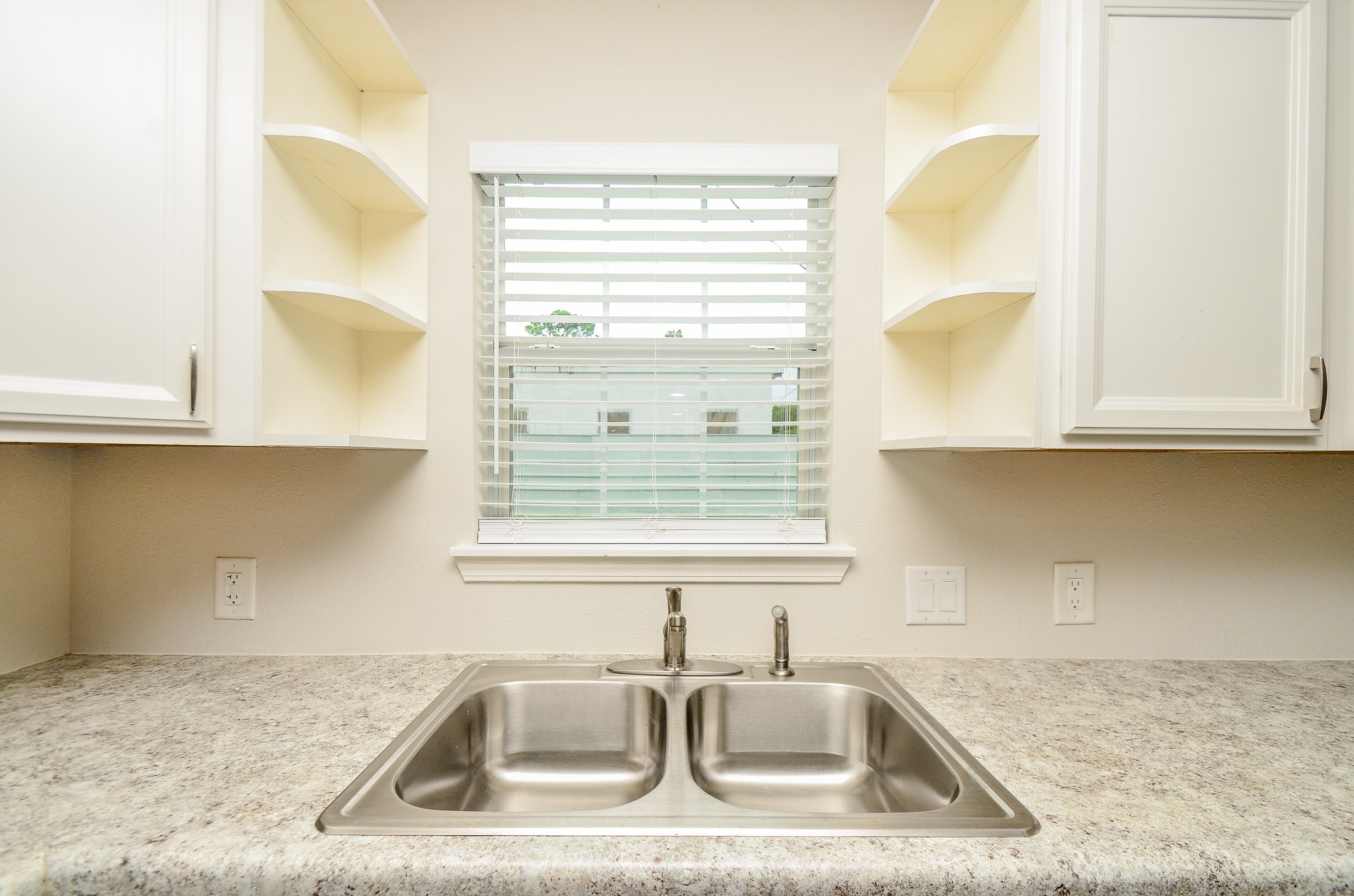 6425 Sidney Street, Houston, TX 77021 6425 Sidney Street, Houston, TX 77021