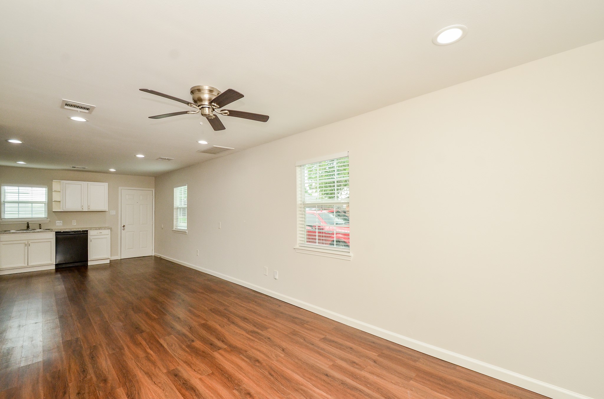 6425 Sidney Street, Houston, TX 77021 6425 Sidney Street, Houston, TX 77021