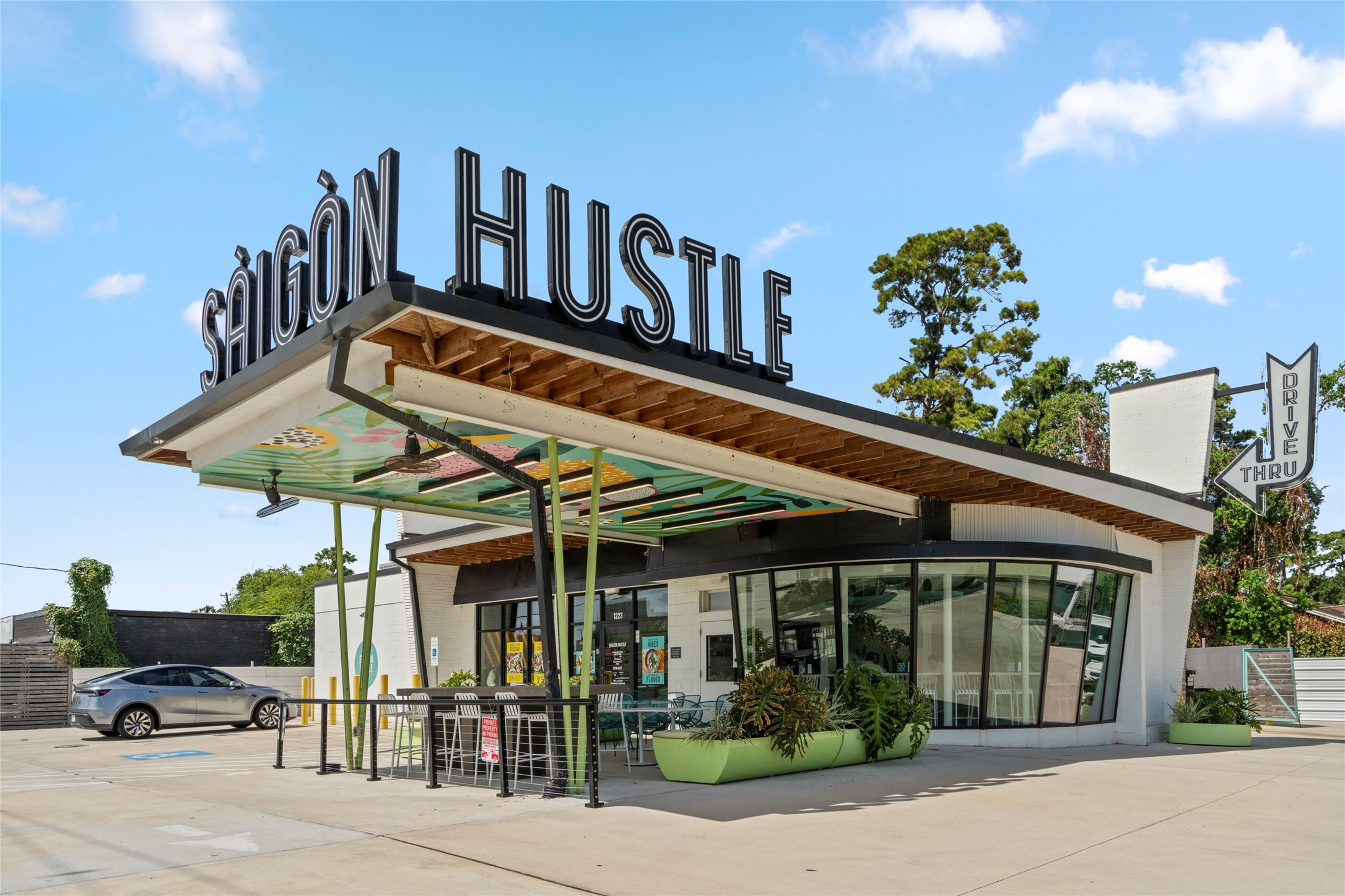 Within a five minute drive you have the growing corner of Witte and Westview where you'll find great eats including Saigon Hustle, The Decoy, and Handies Douza