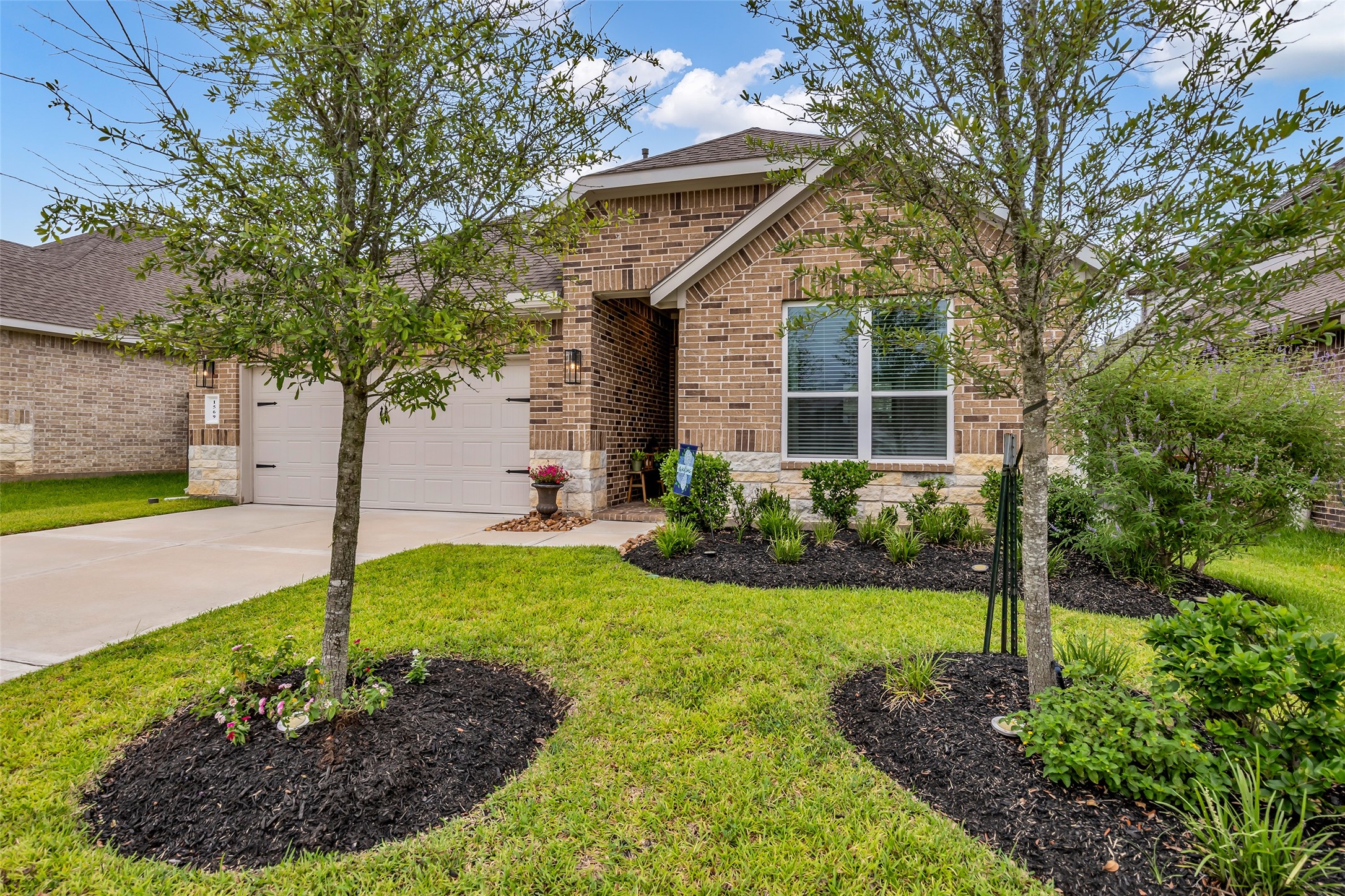 1569 Oakdale Crest Drive, Montgomery, TX 77316
