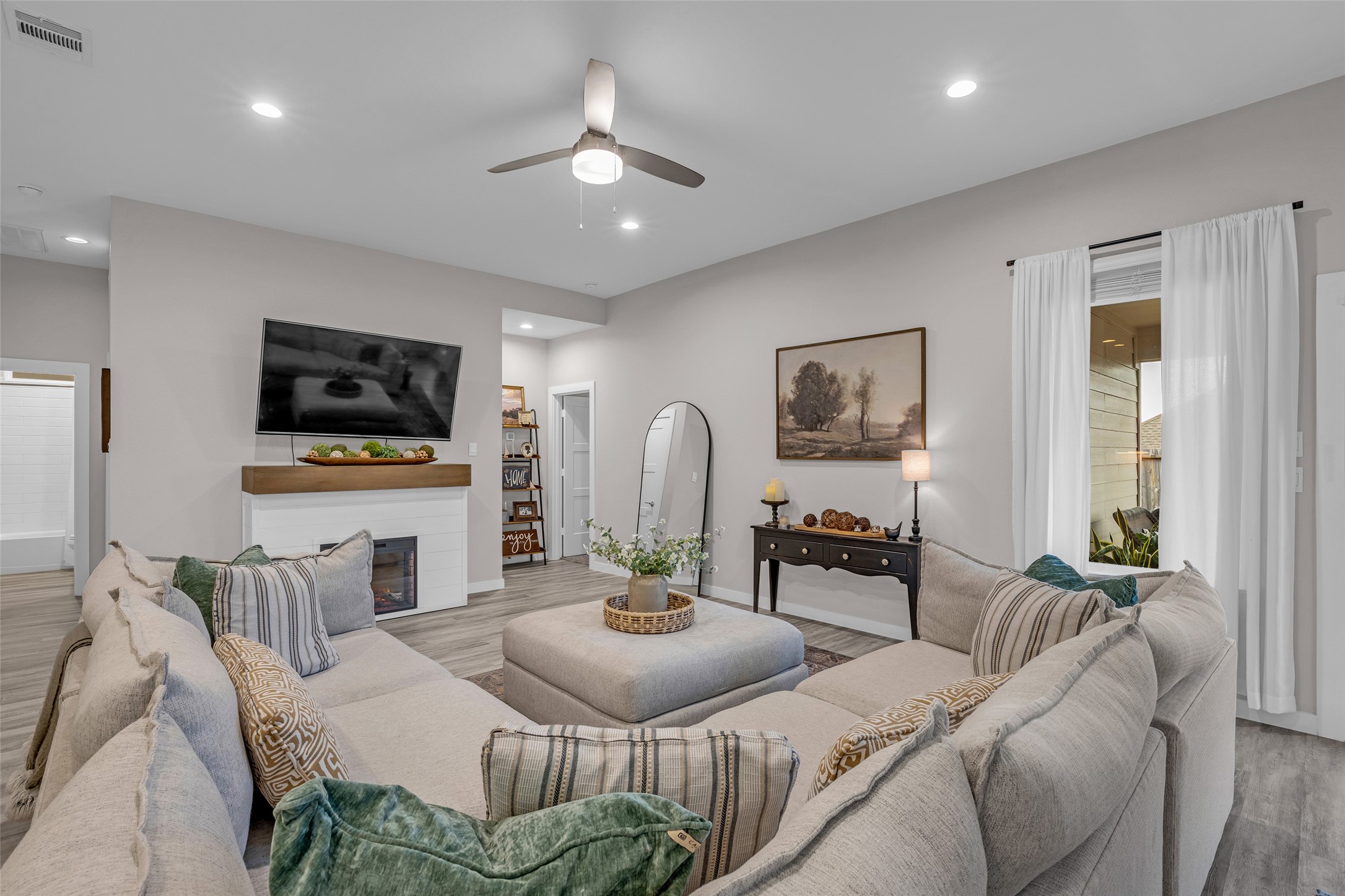 1569 Oakdale Crest Drive, Montgomery, TX 77316