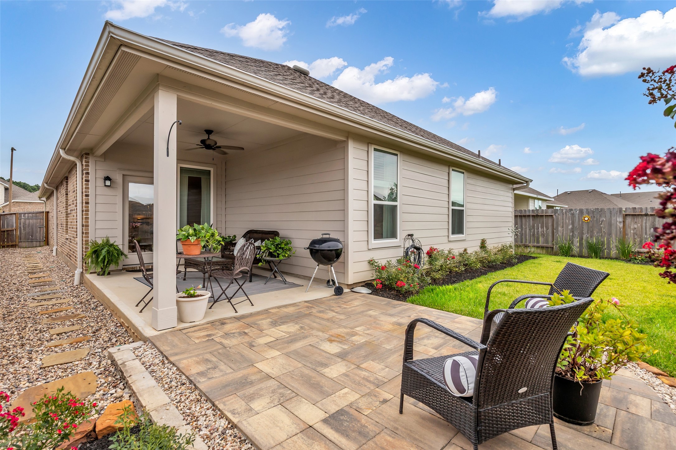 1569 Oakdale Crest Drive, Montgomery, TX 77316