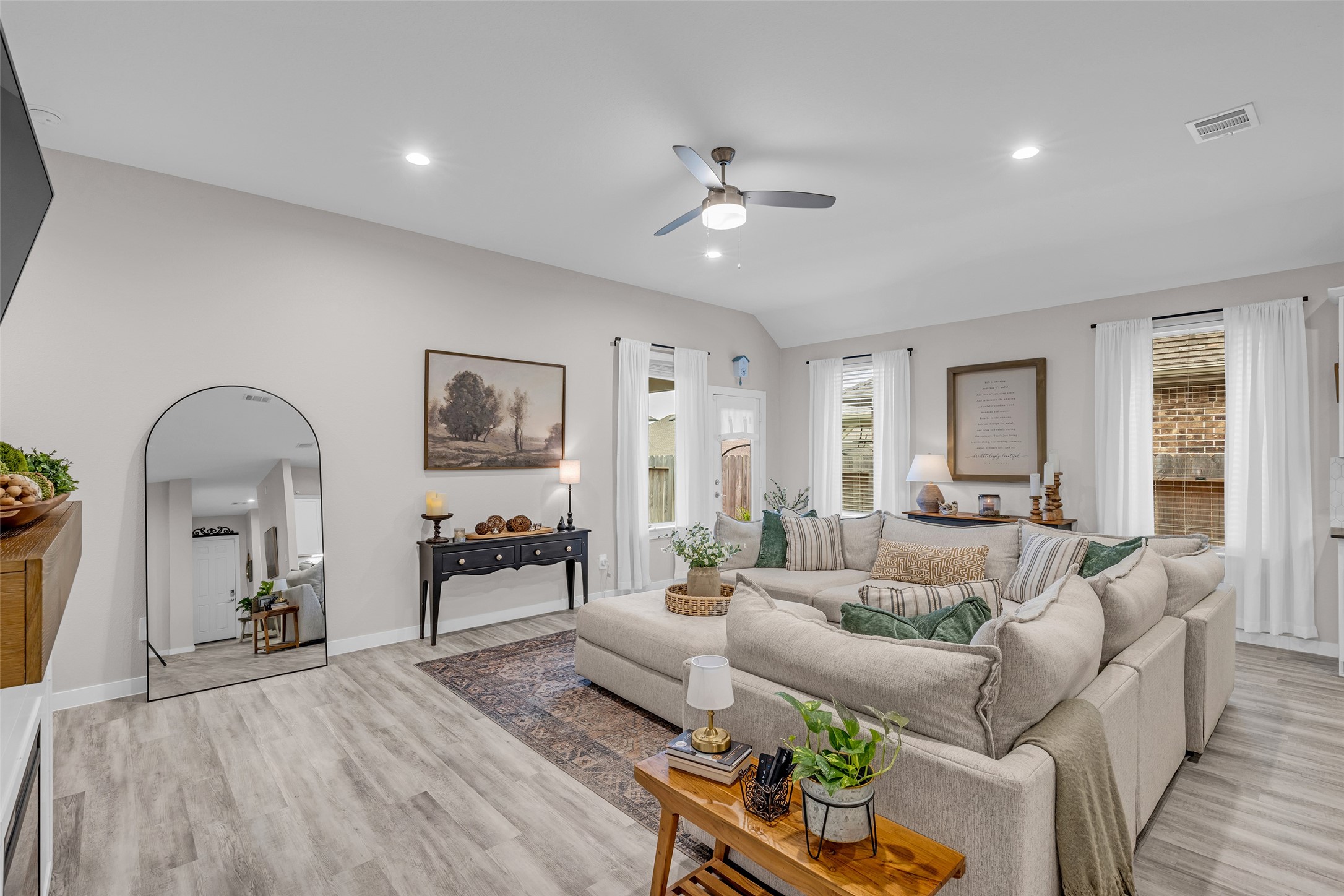 1569 Oakdale Crest Drive, Montgomery, TX 77316