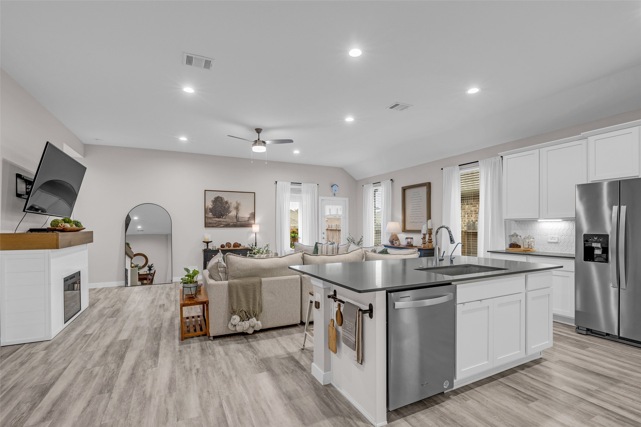 1569 Oakdale Crest Drive, Montgomery, TX 77316