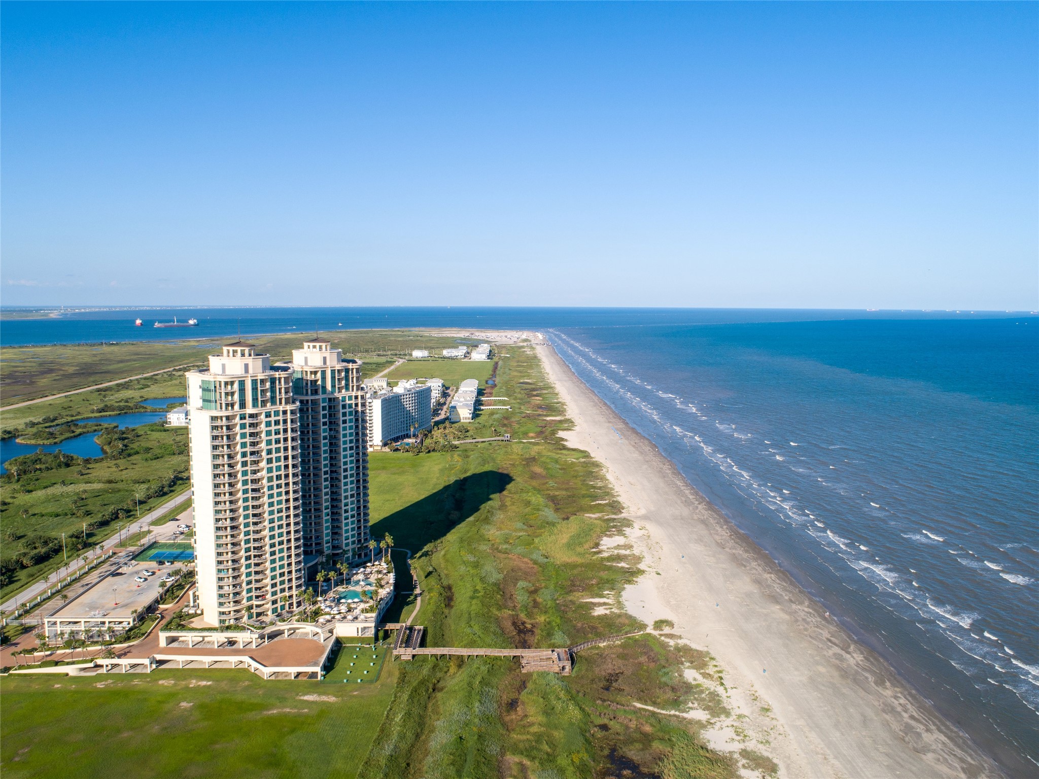 801 E Beach Drive, #TW1004, Galveston, TX 77550