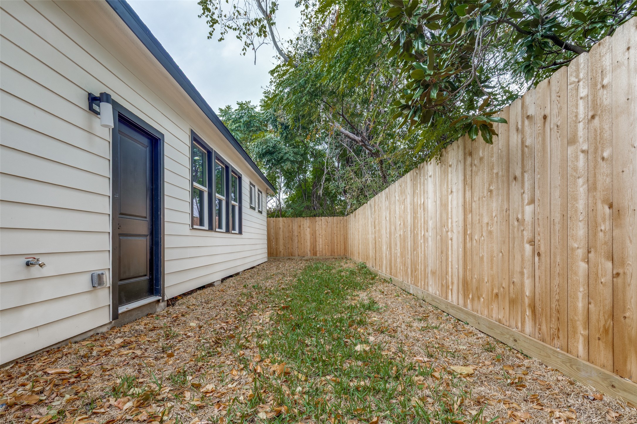 211 E 31st 1/2 Street, Houston, TX 77018