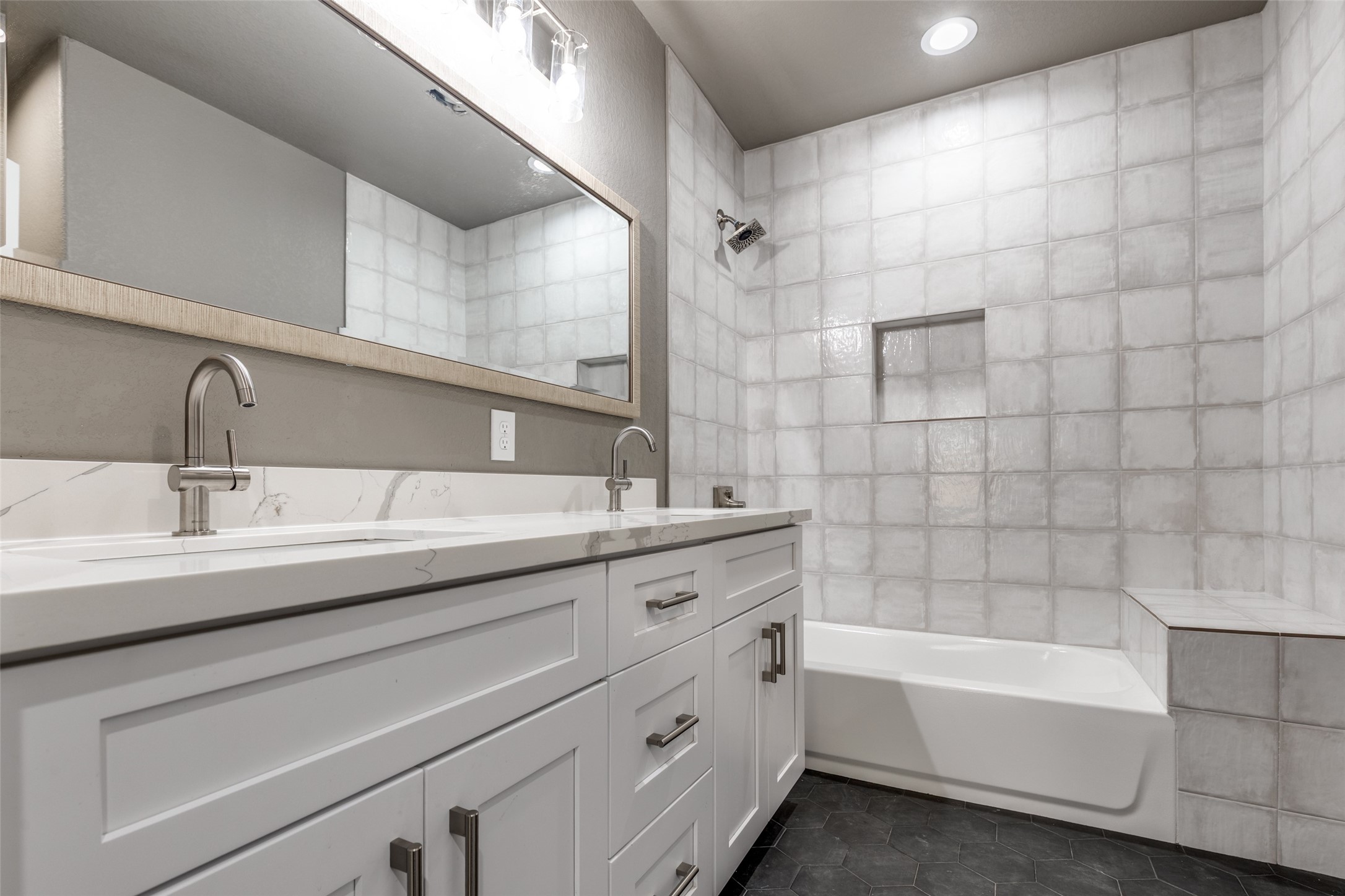 211 E 31st 1/2 Street, Houston, TX 77018