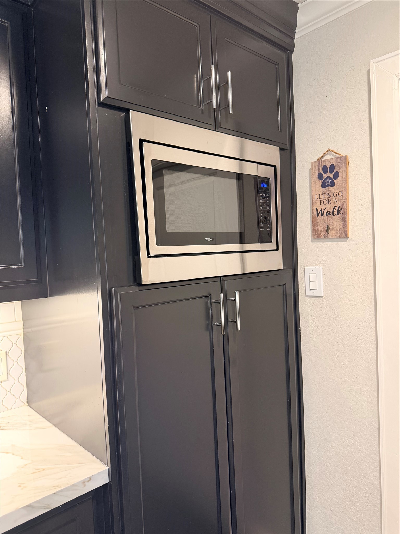 Built in microwave with trim