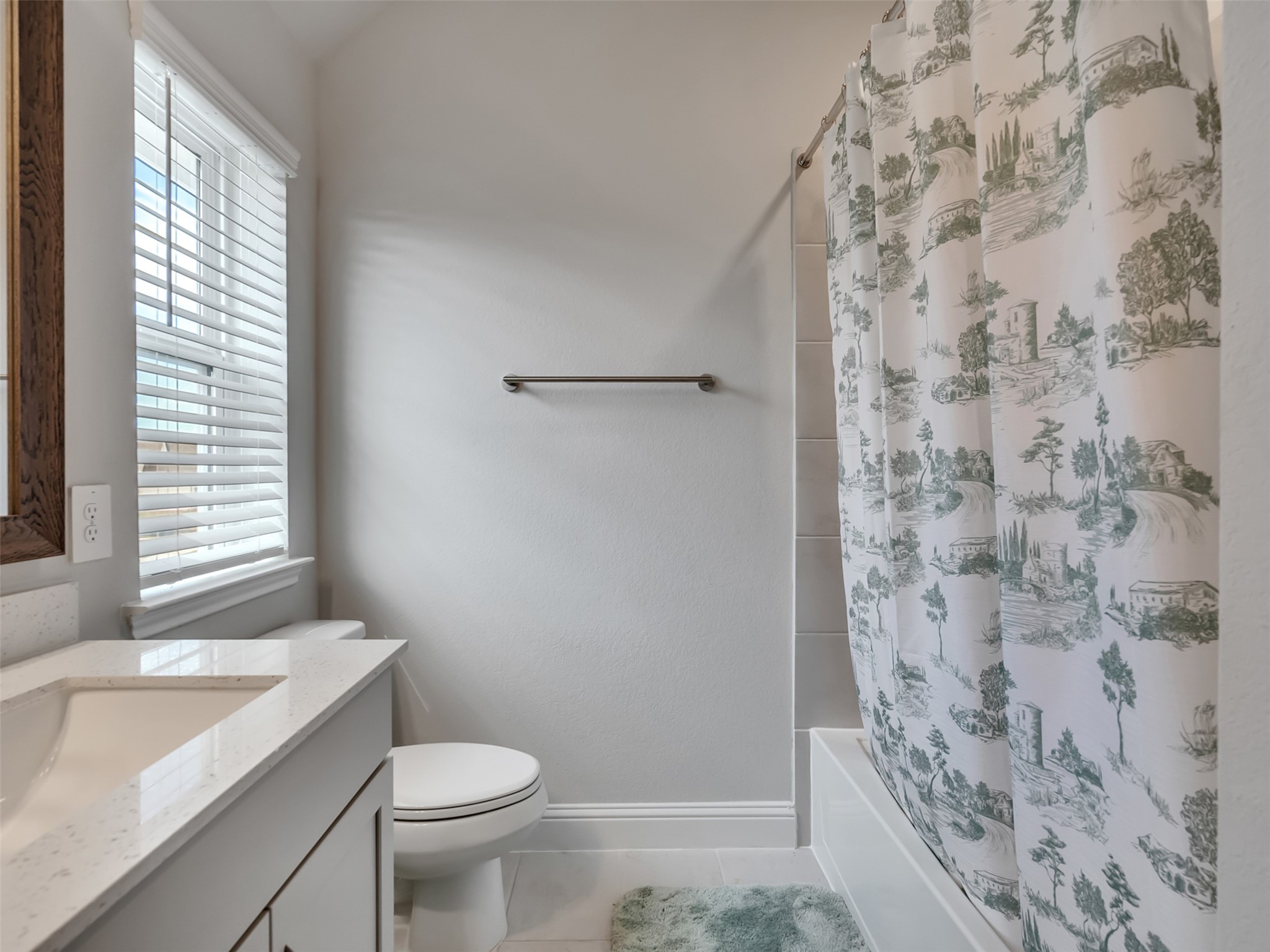 2nd full bathroom up stairs