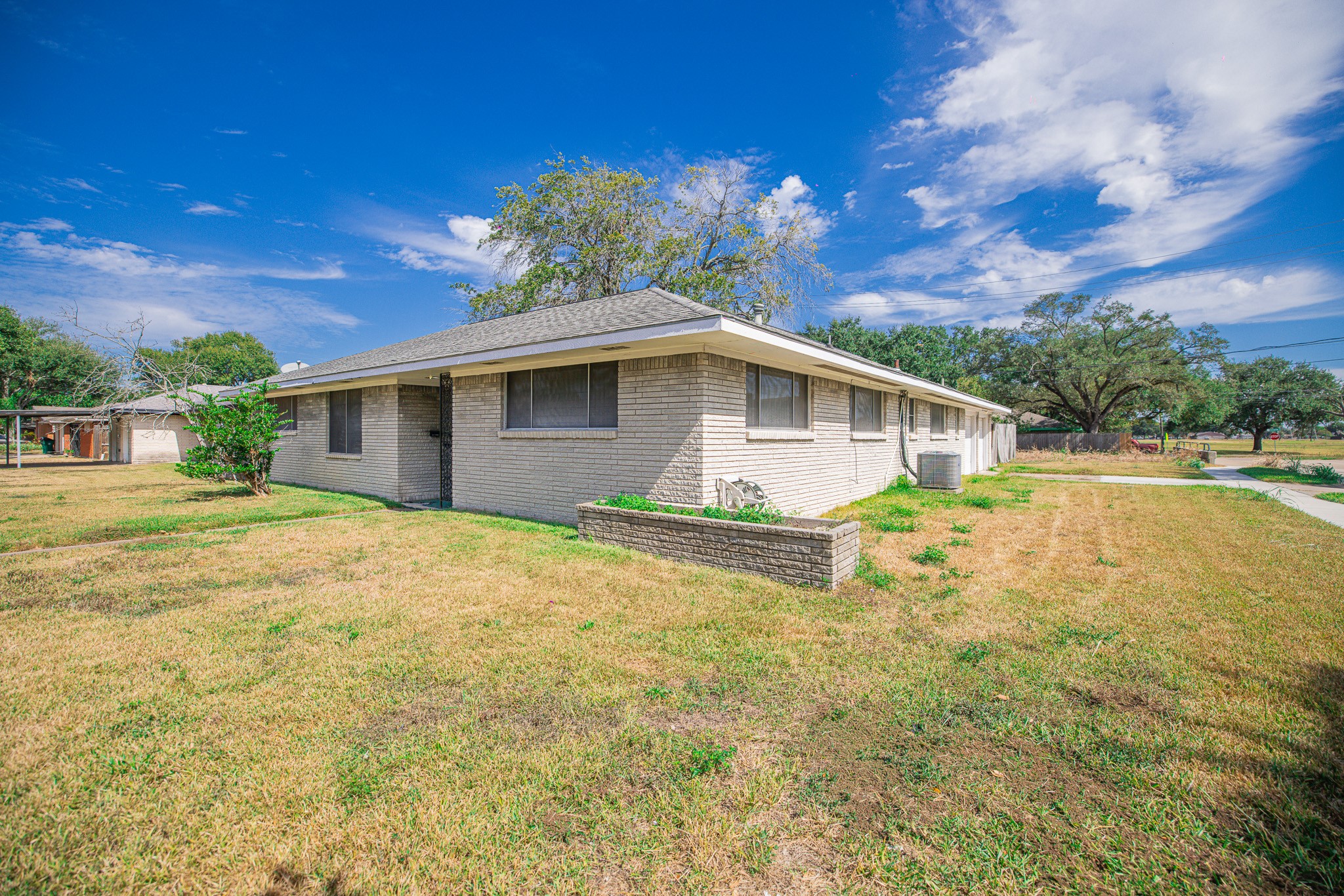 607 Yorkshire Avenue, Pasadena, TX 77503