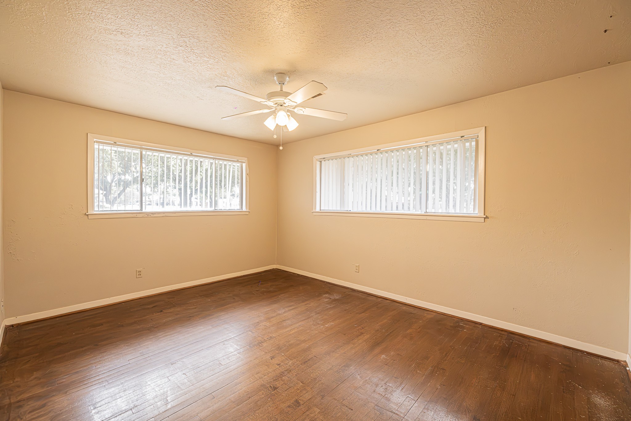 607 Yorkshire Avenue, Pasadena, TX 77503