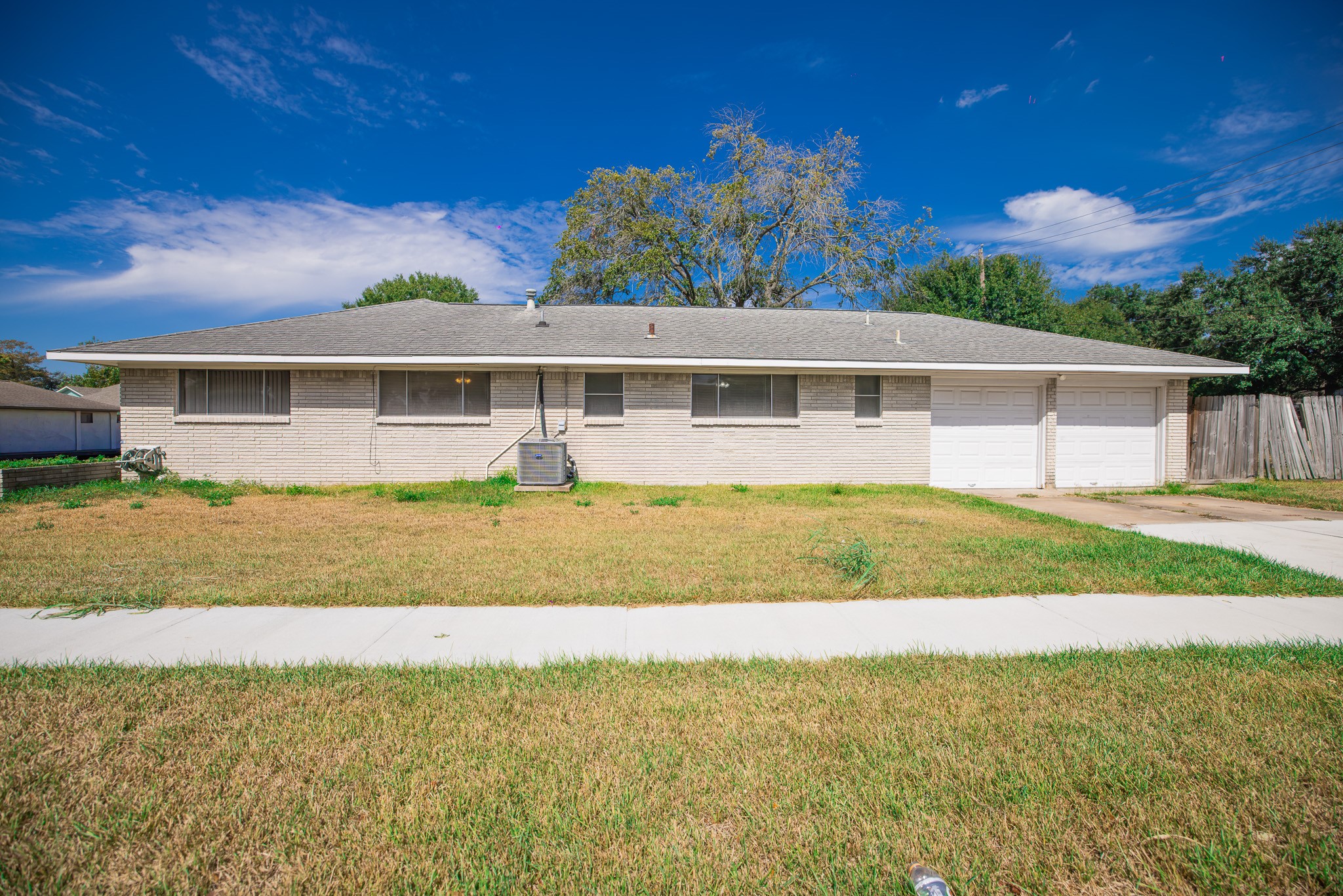 607 Yorkshire Avenue, Pasadena, TX 77503
