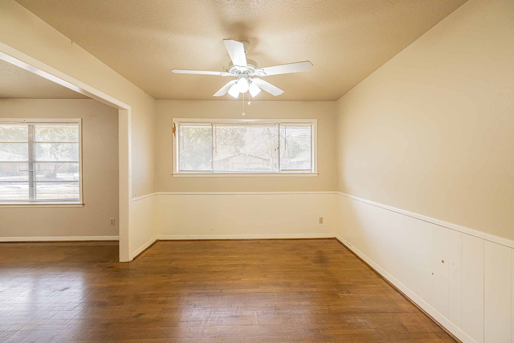 607 Yorkshire Avenue, Pasadena, TX 77503