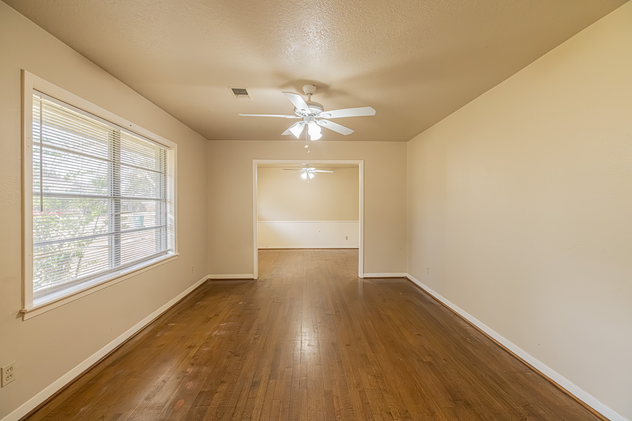 607 Yorkshire Avenue, Pasadena, TX 77503