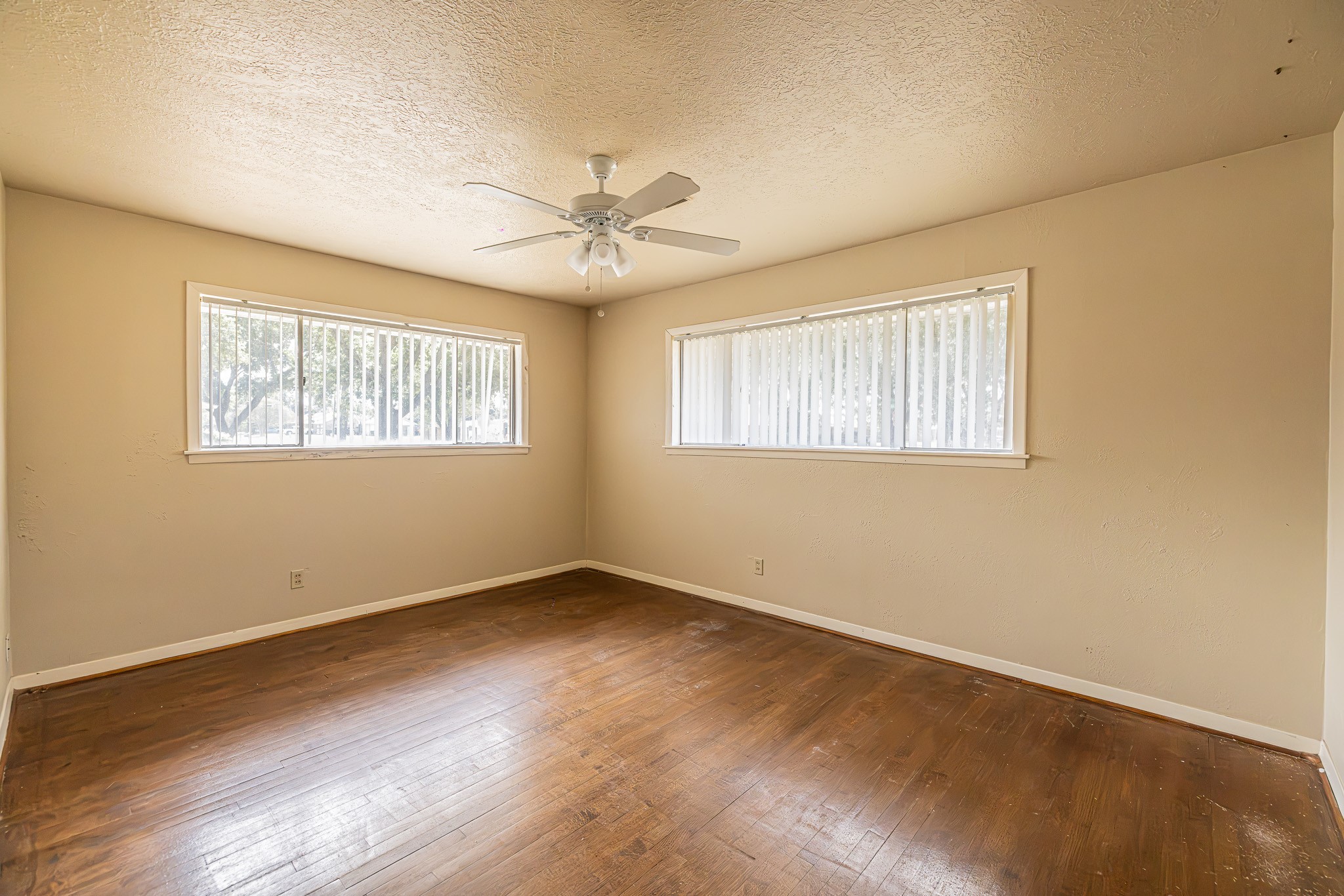 607 Yorkshire Avenue, Pasadena, TX 77503