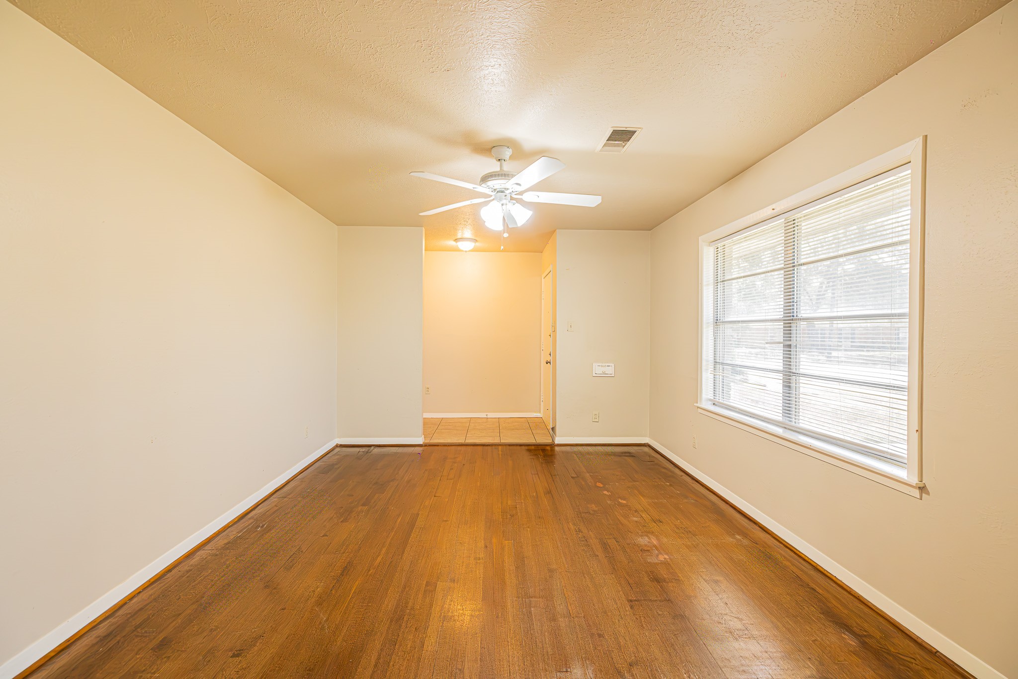 607 Yorkshire Avenue, Pasadena, TX 77503