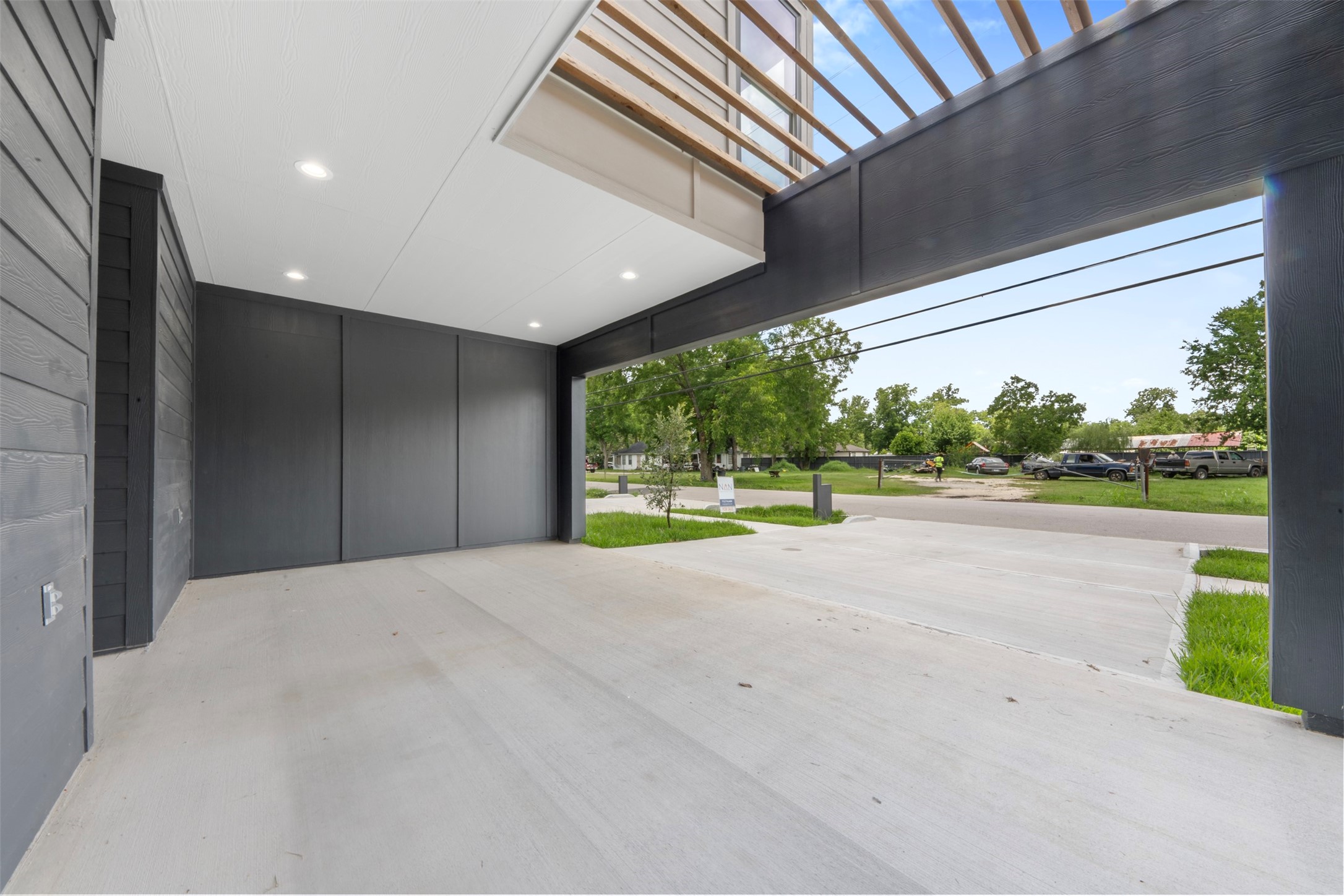 1275 Dewalt Street, Houston, TX 77088