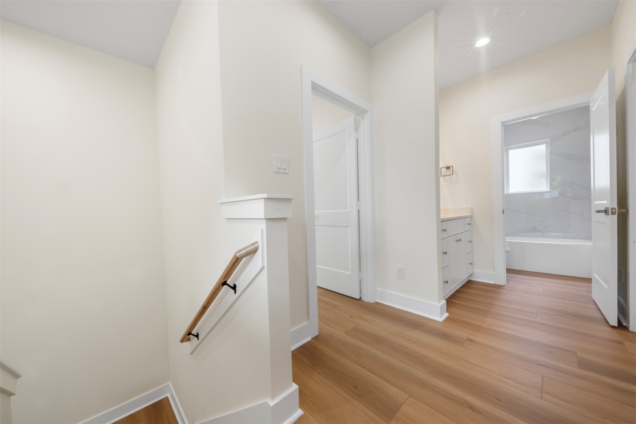 1275 Dewalt Street, Houston, TX 77088