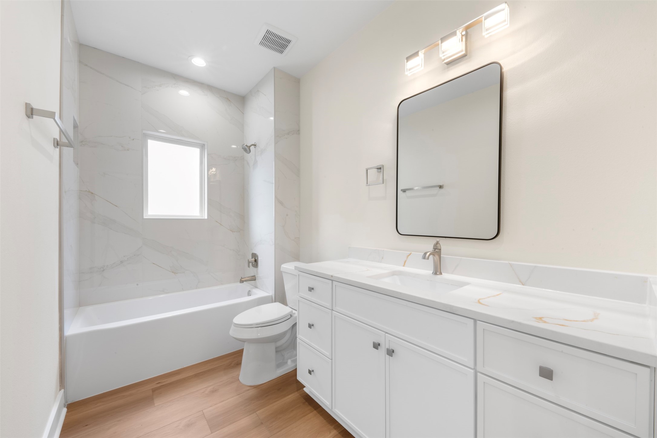 1275 Dewalt Street, Houston, TX 77088