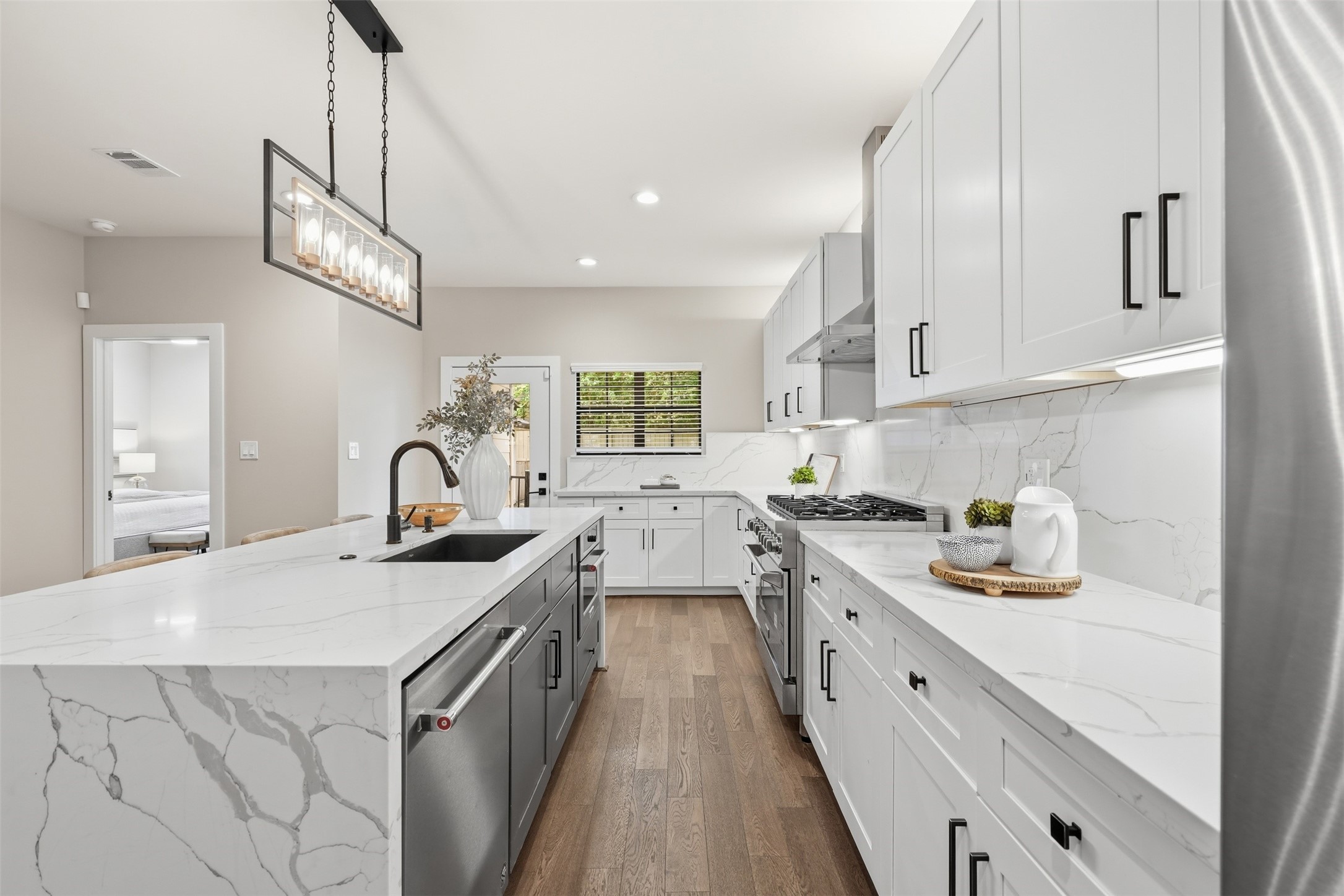2109 Sul Ross Street, Houston, TX 77098