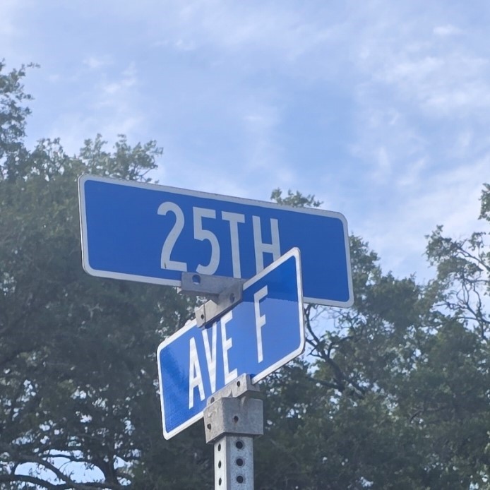2508 Avenue F, Dickinson, TX 77539