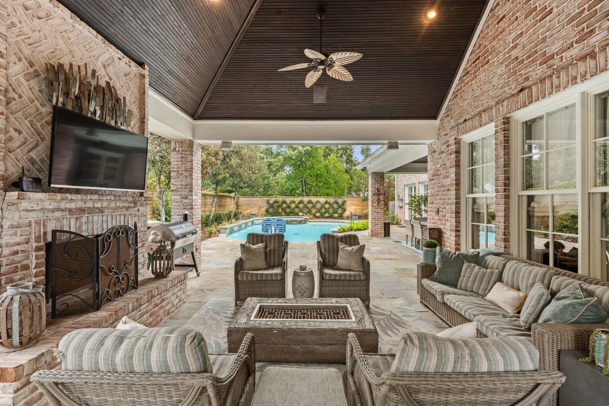 11910 Longleaf Lane, Houston, TX 77024
