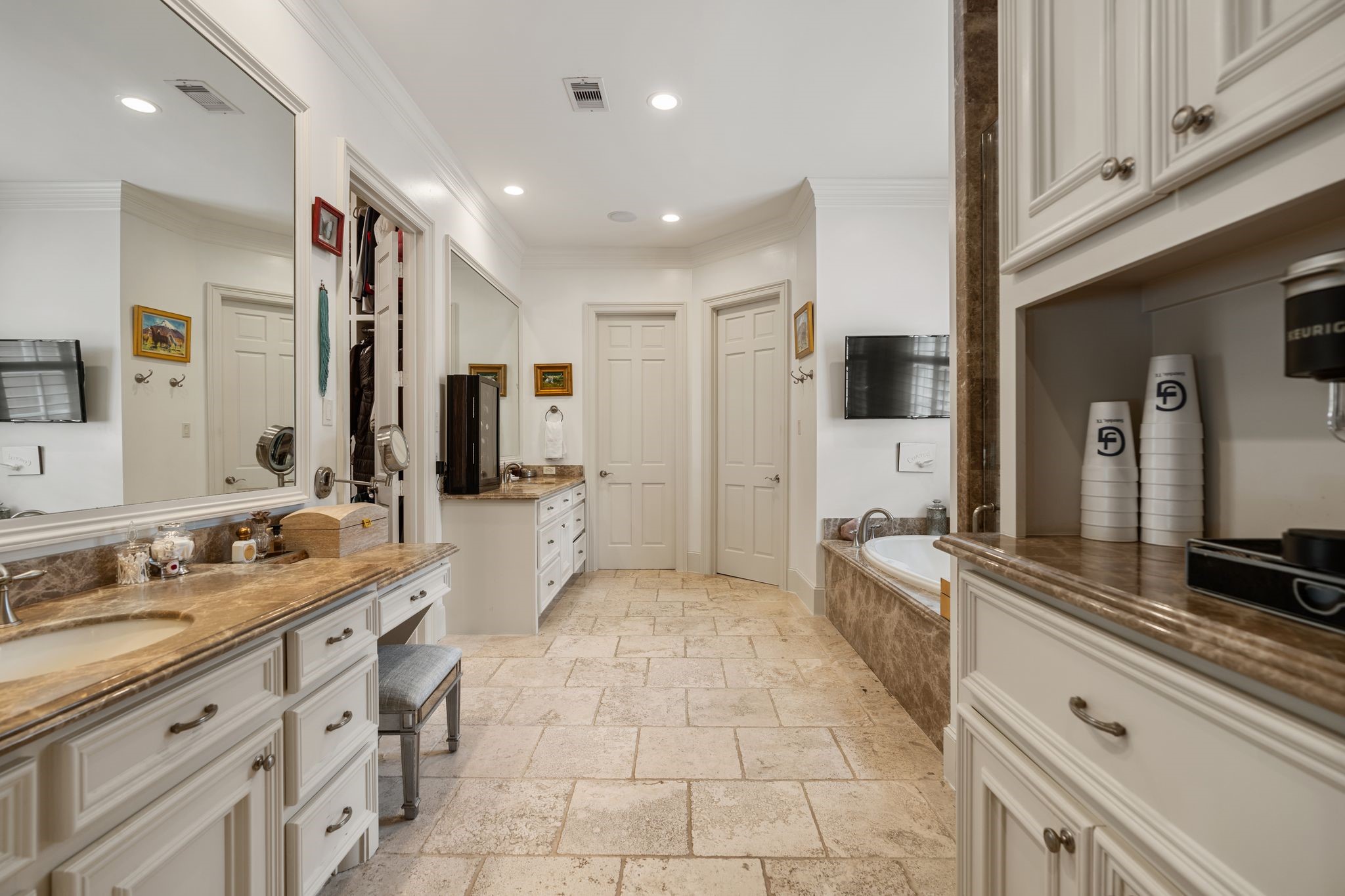 11910 Longleaf Lane, Houston, TX 77024