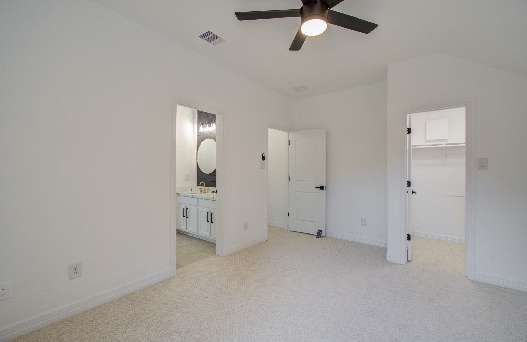 206 Cedar Creek Court, Pinehurst, TX 77362