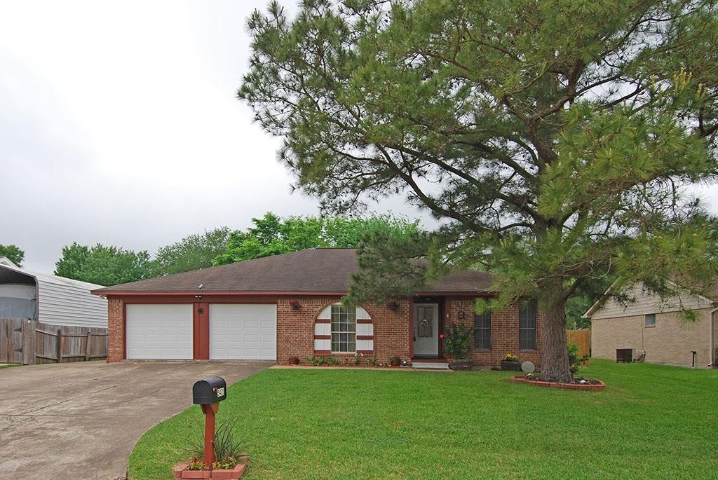 5421 Thistle Drive, Dickinson, TX 77539 5421 Thistle Drive, Dickinson, TX 77539